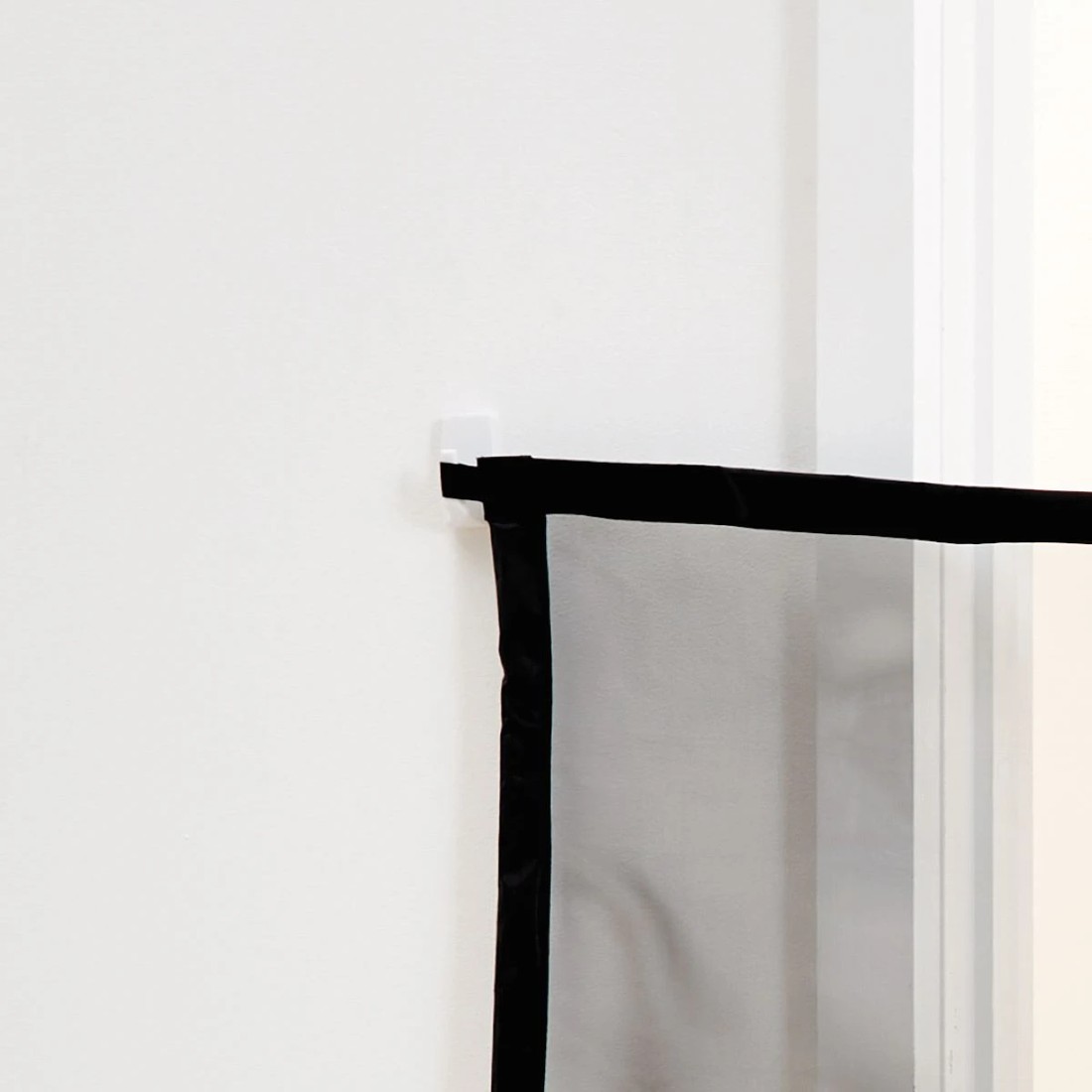 4 Pet Mesh Barrier, 4 of 9