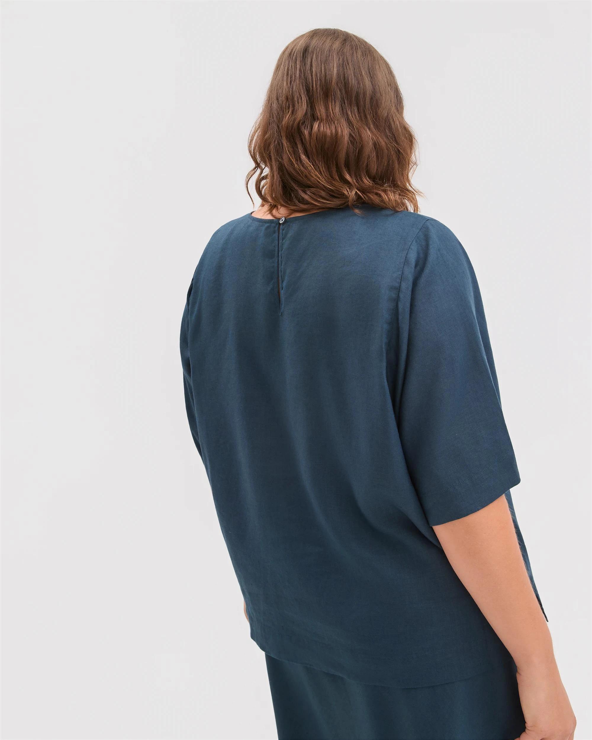 4 Target Curve Plus Size European Linen Short Sleeve Seam Detail Top SODALITE, 4 of 7