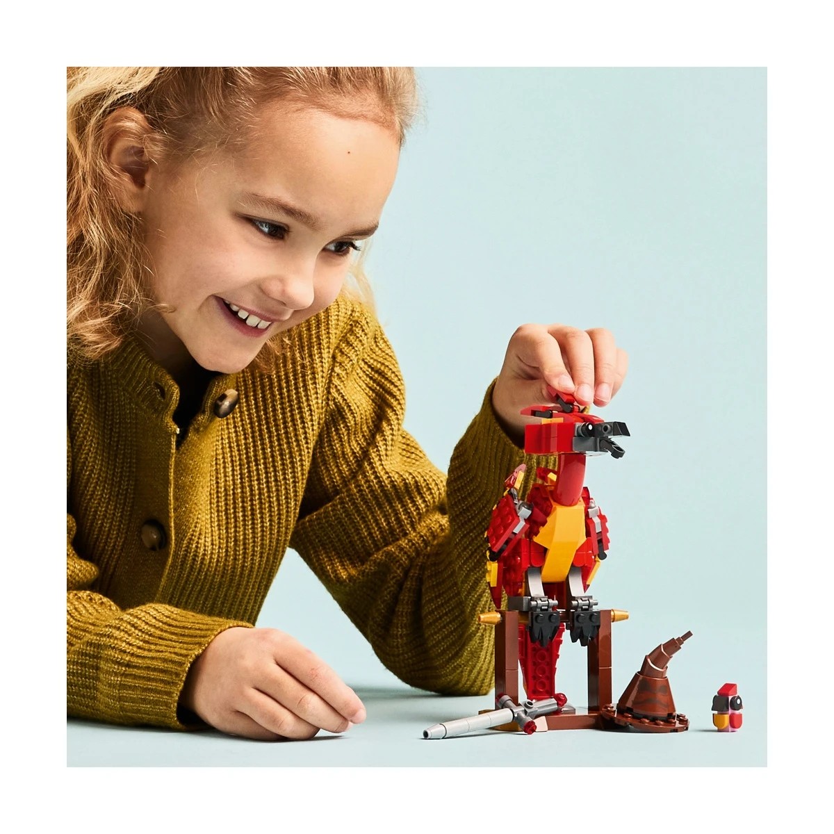 8 LEGO Harry Potter Fawkes: Dumbledore’s Phoenix 76448, 8 of 10