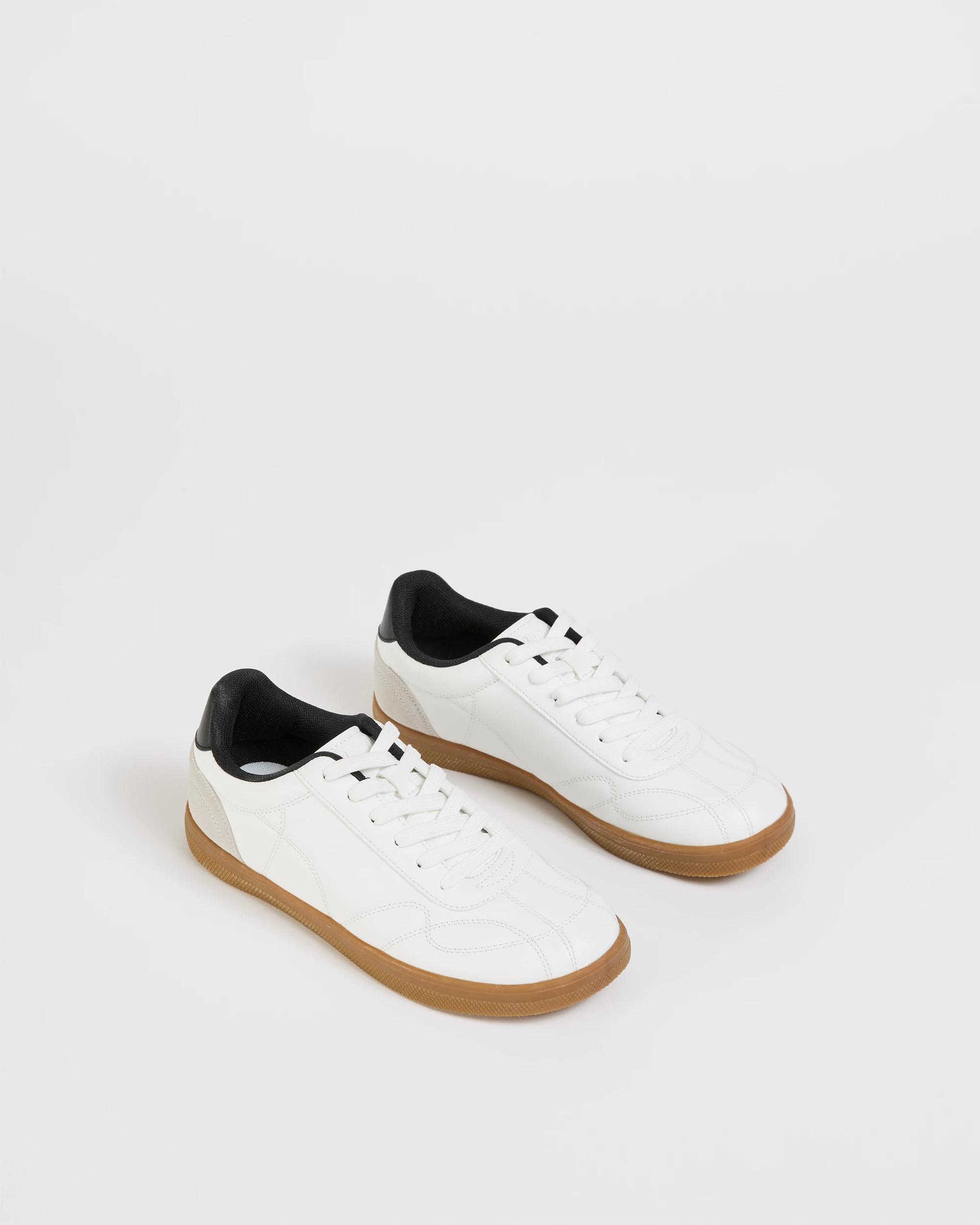 2 Target Boys Senior Driver Court Low Sneaker WHITE, 2 of 3