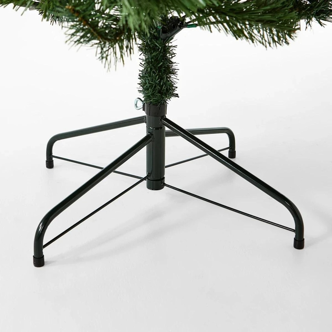 6 1.82m (6ft) Pine Prelit Christmas Tree, 6 of 8