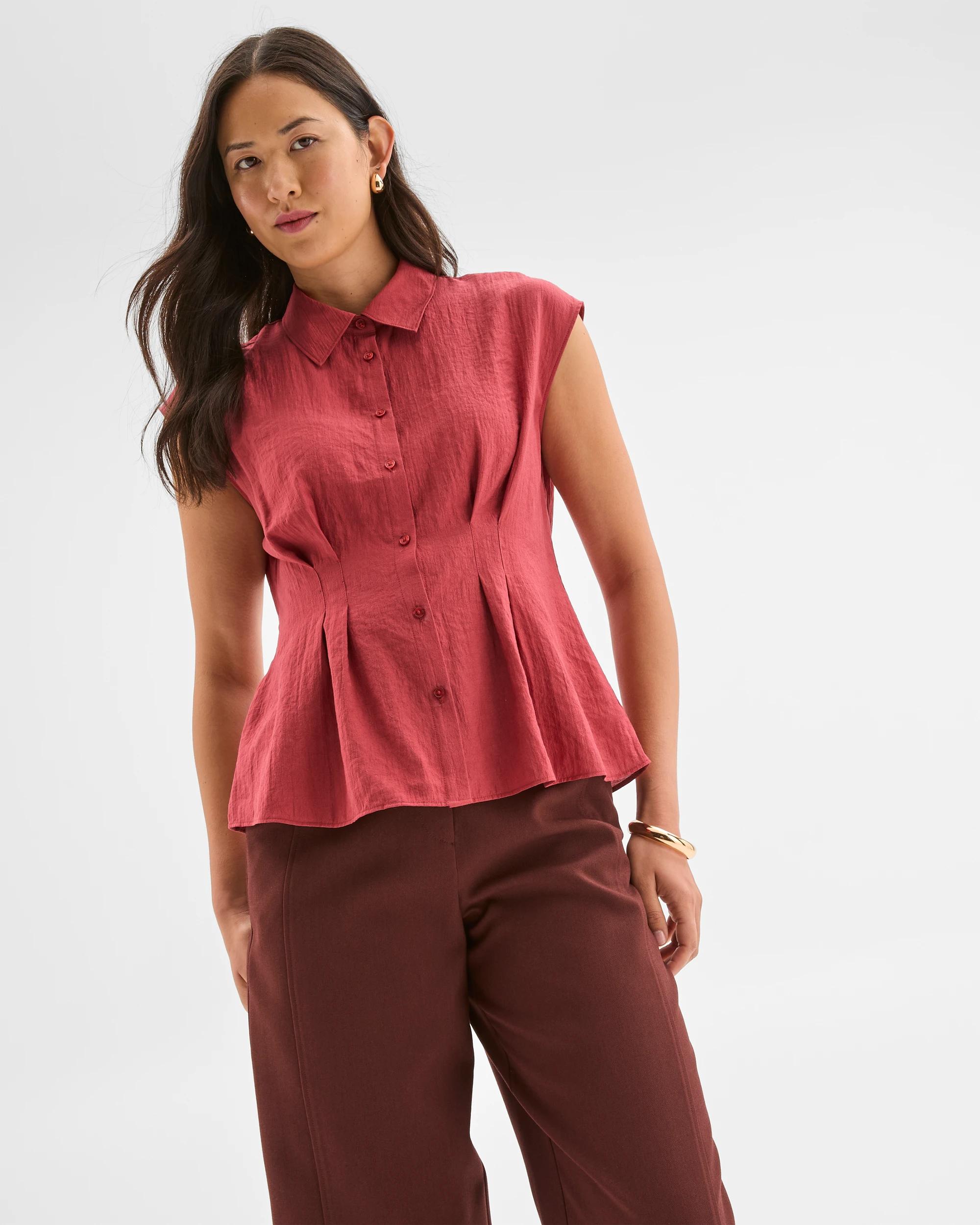 4 Preview Sleeveless Waist Tuck Shirt POMEGRANATE, 4 of 7