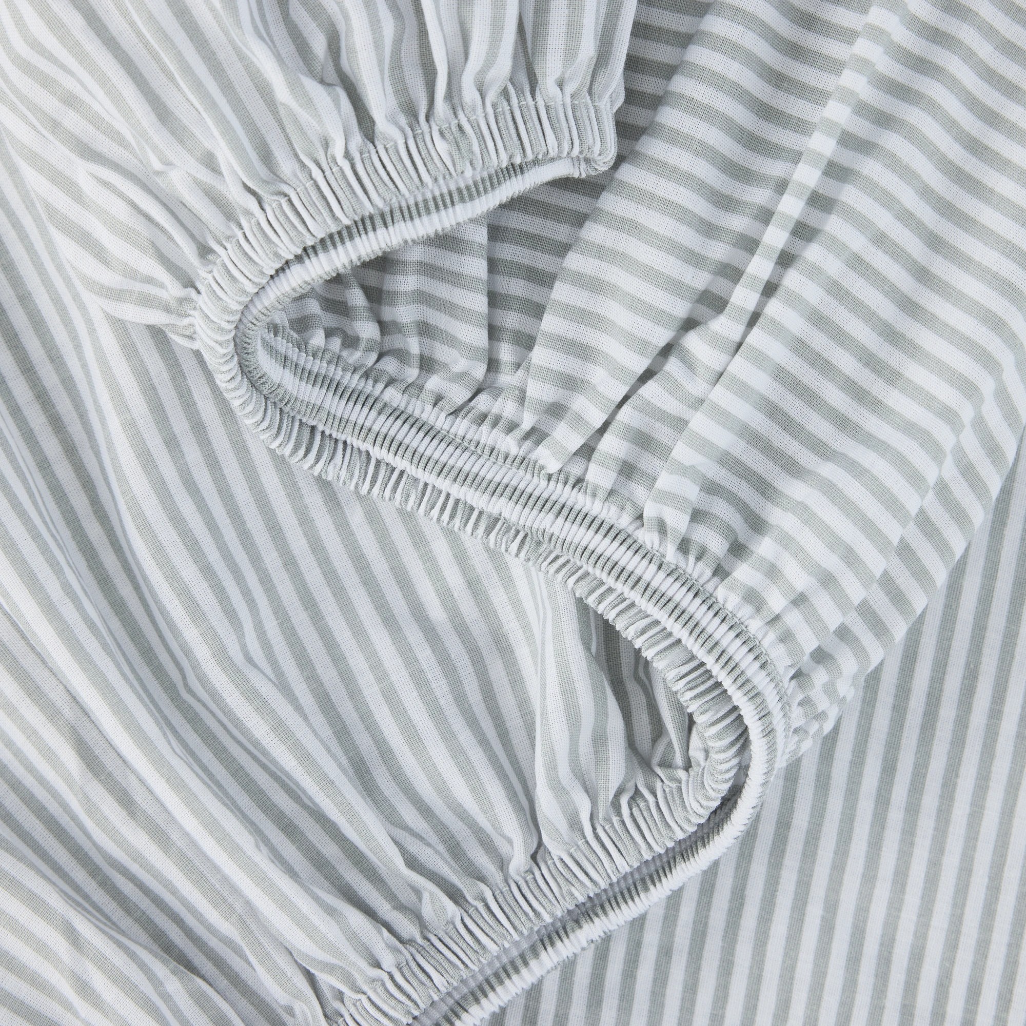 4 2 Pack Cotton Fitted Cot Sheets - White and Stripe, 4 of 6