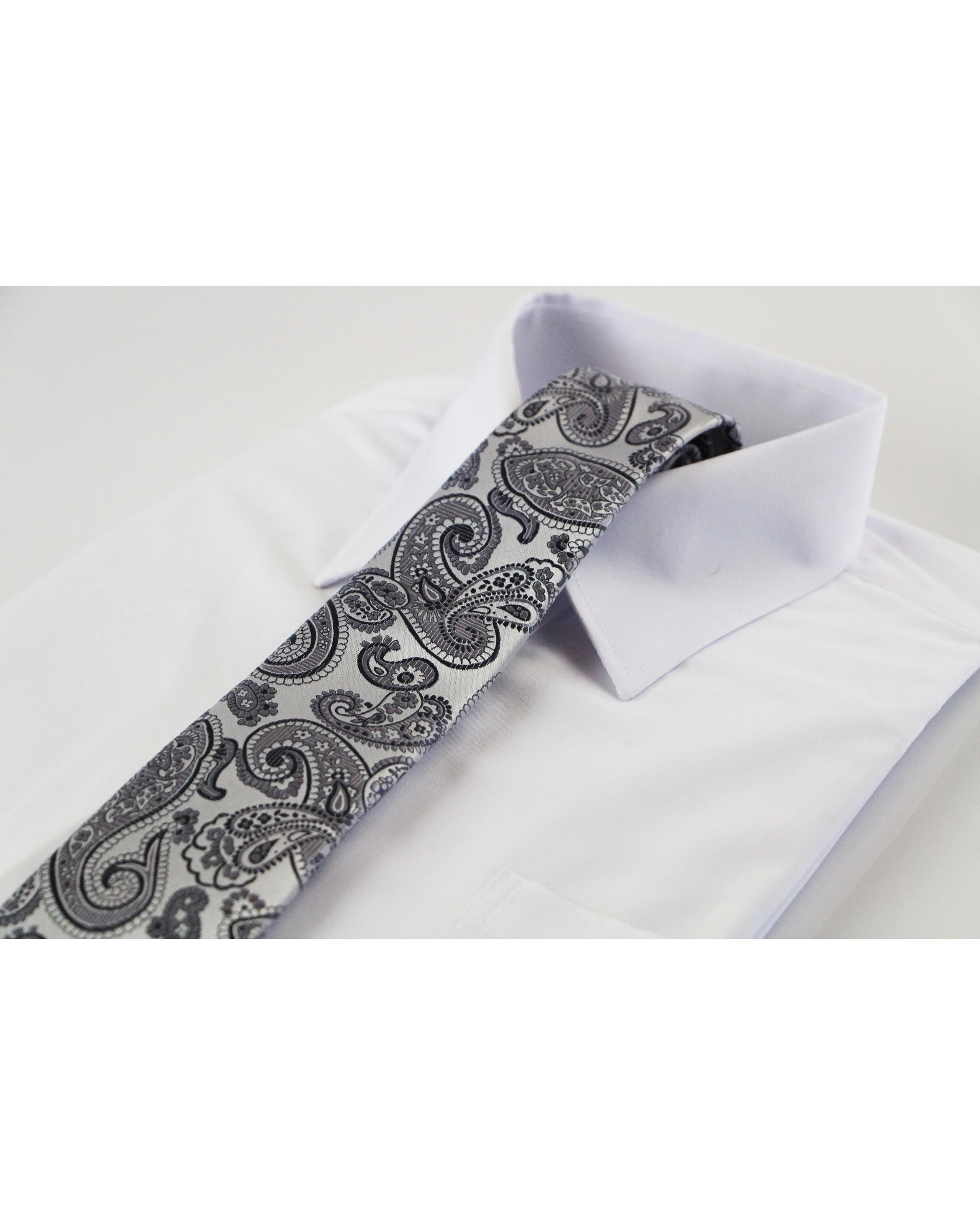 1 Zasel Mens Silver & Grey Paisley Patterned 8cm Neck Tie - Grey, 1 of 3