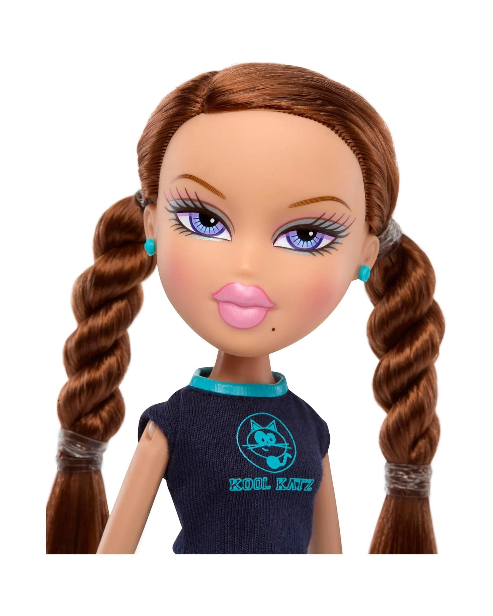 4 MGA Entertainment UK Ltd Bratz Play Sportz Roxxi Slammin' Soccer Doll, 4 of 5