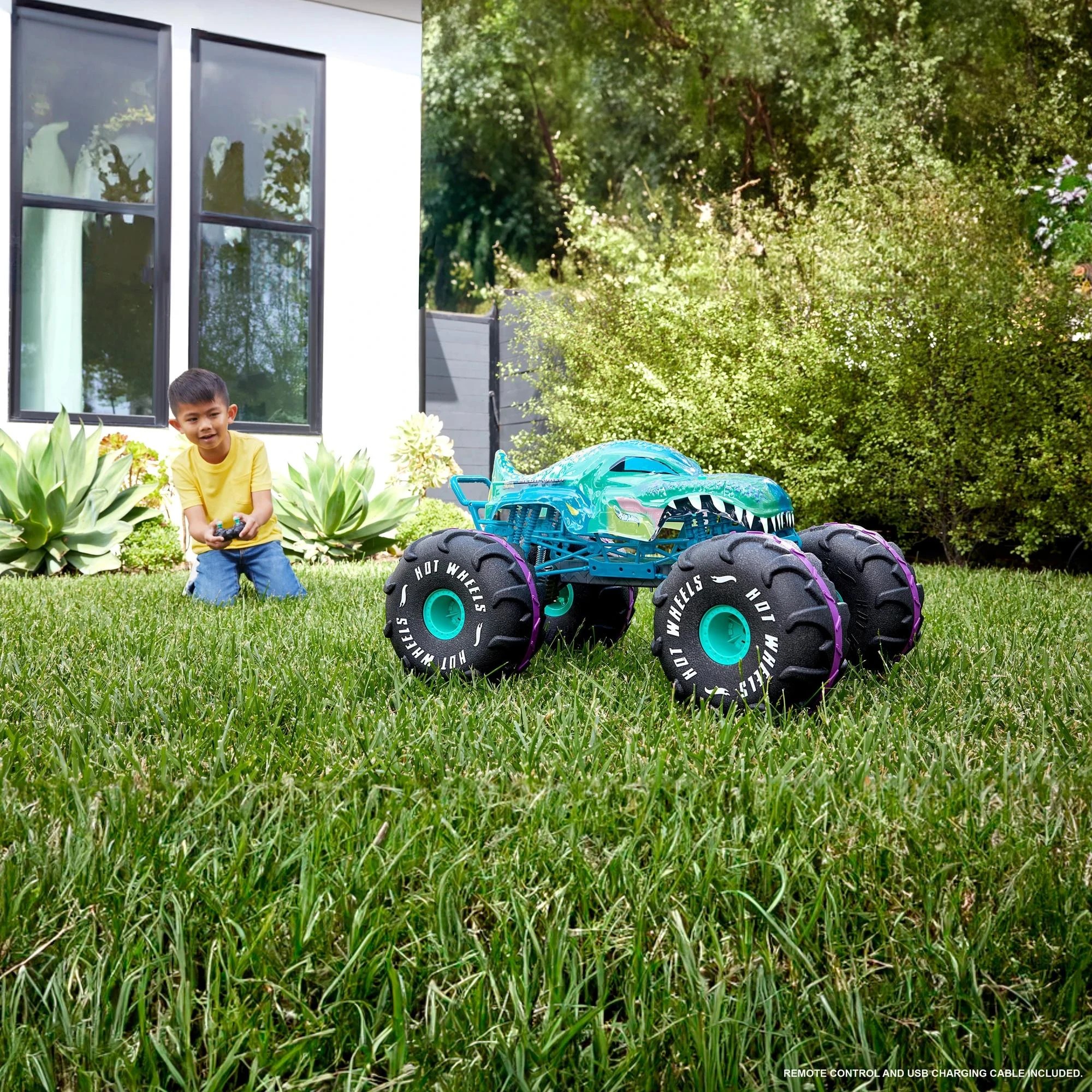 4 Hot Wheels Monster Trucks RC Battery-Powered 1:6th Scale Mega-Wrex - Green, 4 of 5