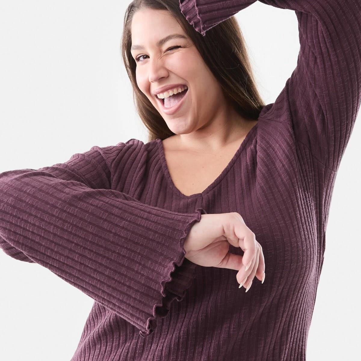 4 Curve Long Sleeve V-Neck Rib Top Berry, 4 of 5
