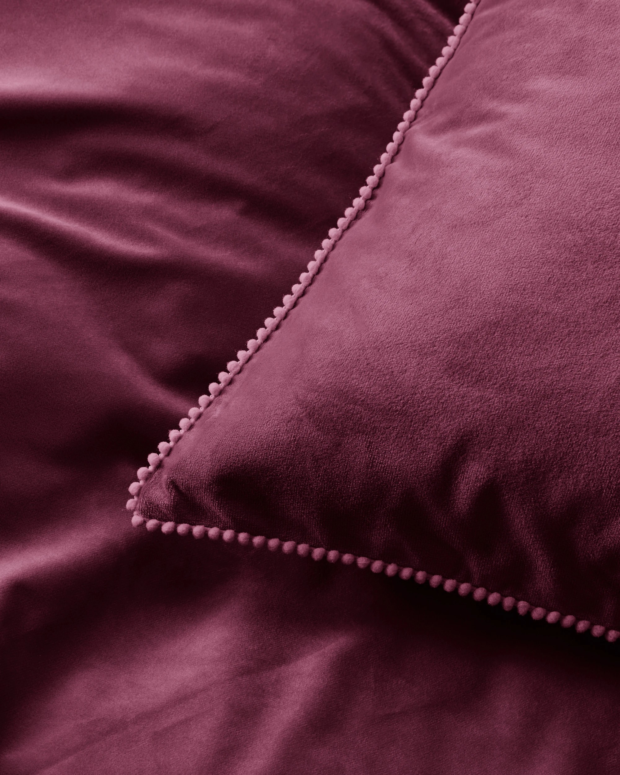 3 Target Lacy Velvet Quilt Cover Set - Queen Bed - Red, 3 of 3