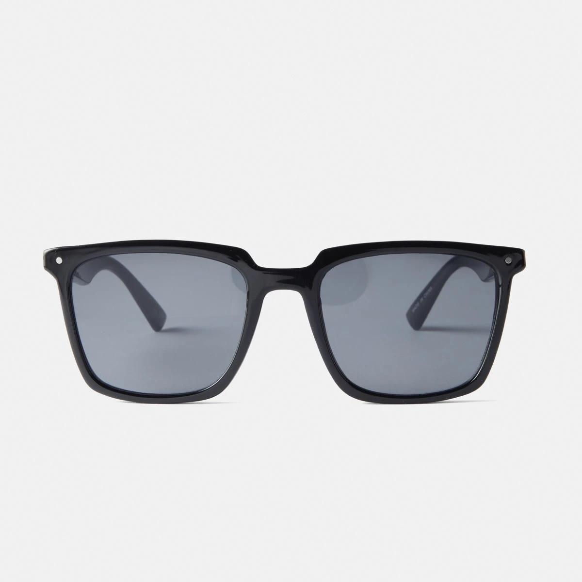 1 Classic D Frame Sunglasses Black, 1 of 6