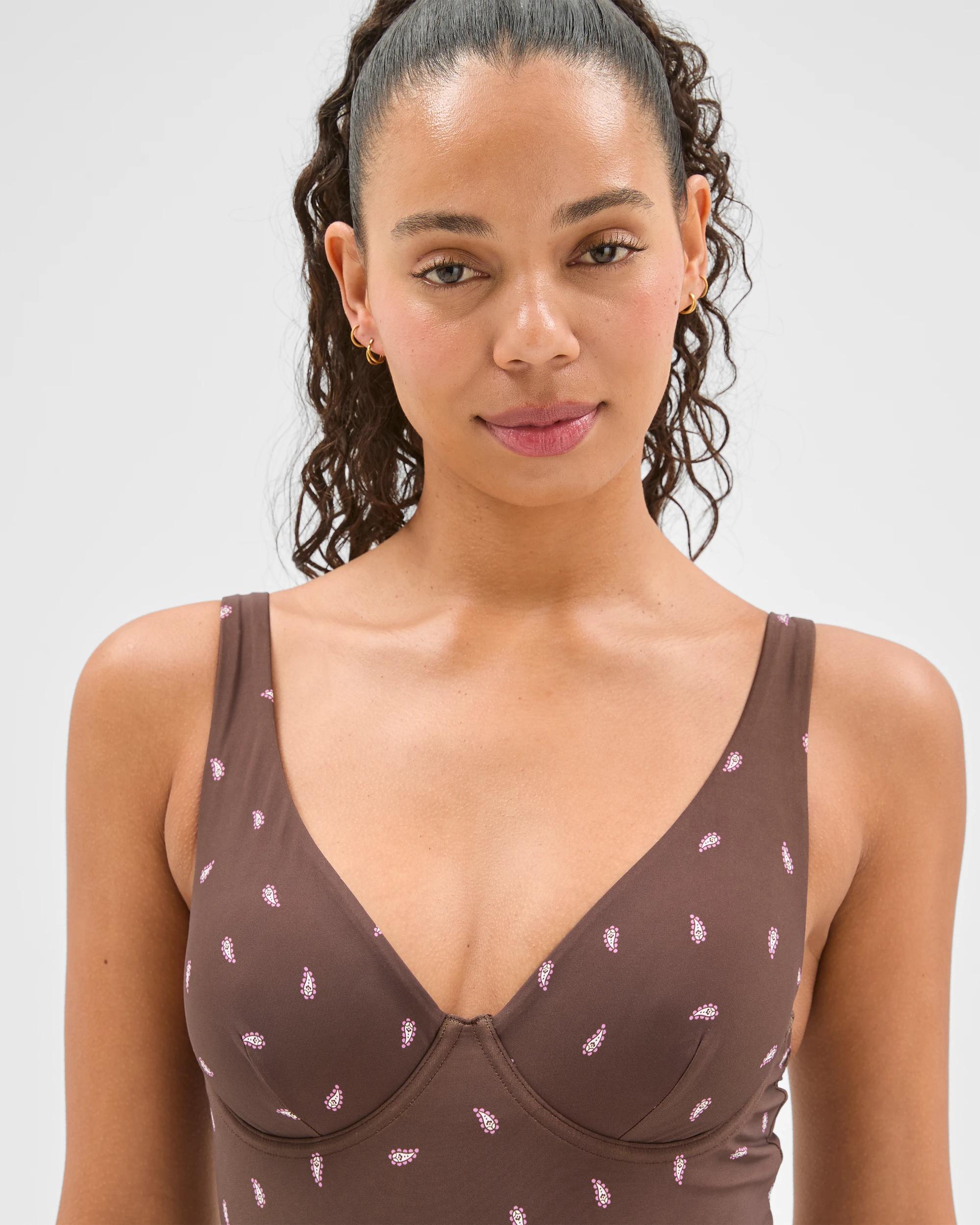 3 Target Woman Shape Your Body V-Neck Underwire One Piece Bathers PAISLEY DITSY, 3 of 6