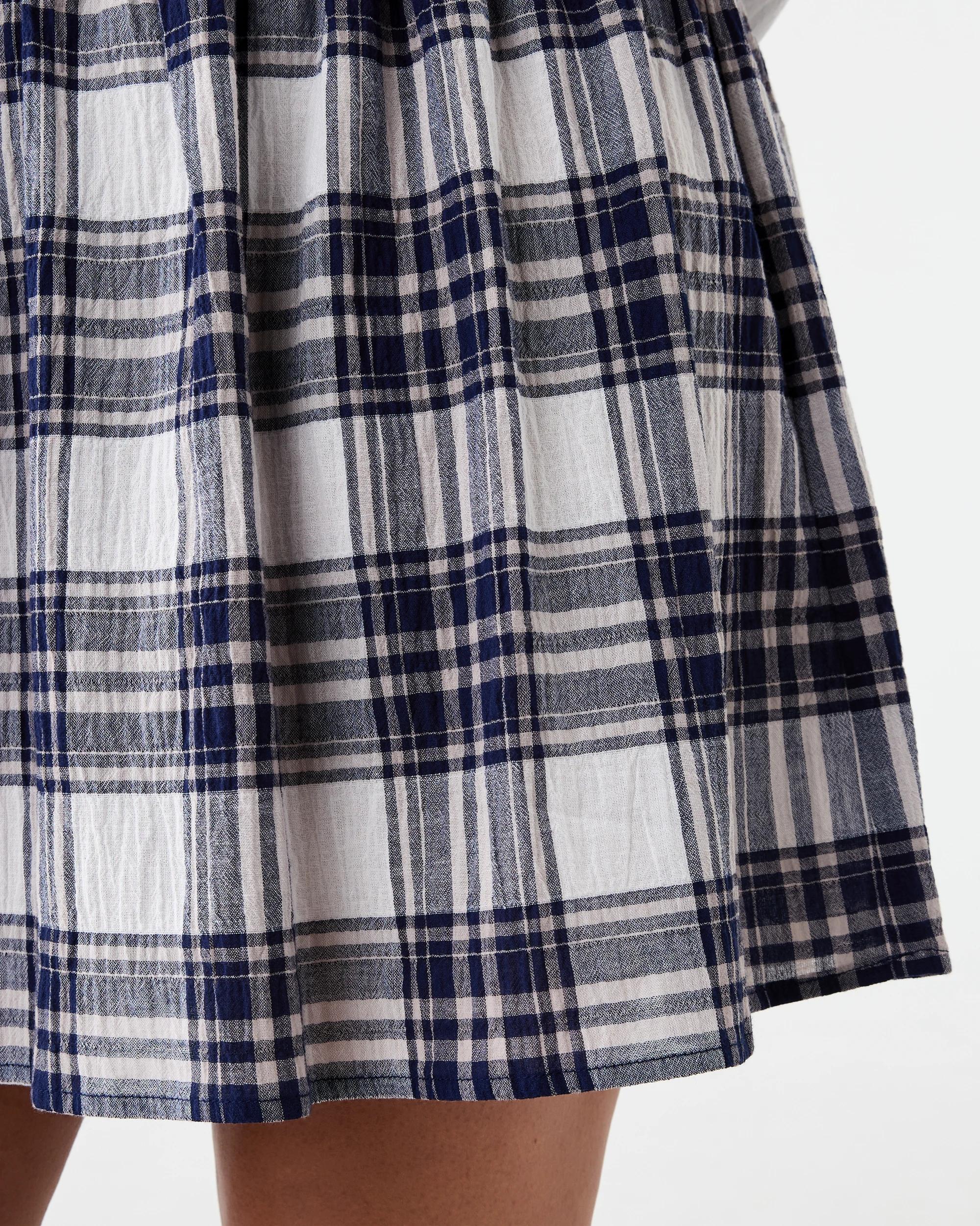 8 Long Sleeve Shirred Mini Dress Check Nvy, 8 of 9