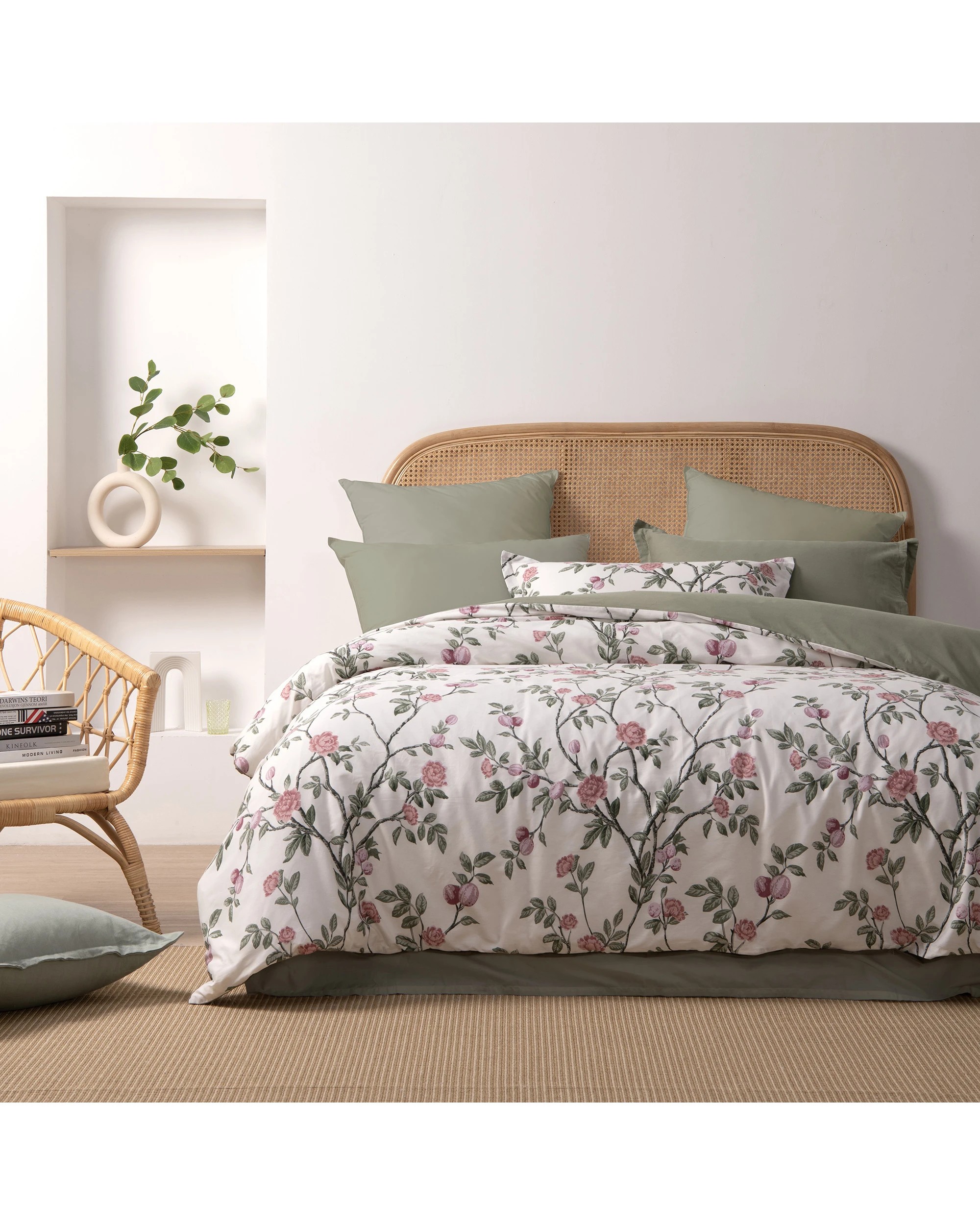 1 Dreamaker Magnolia 100% Cotton Reversible Quilt Cover Set - Queen Bed - Green, 1 of 8