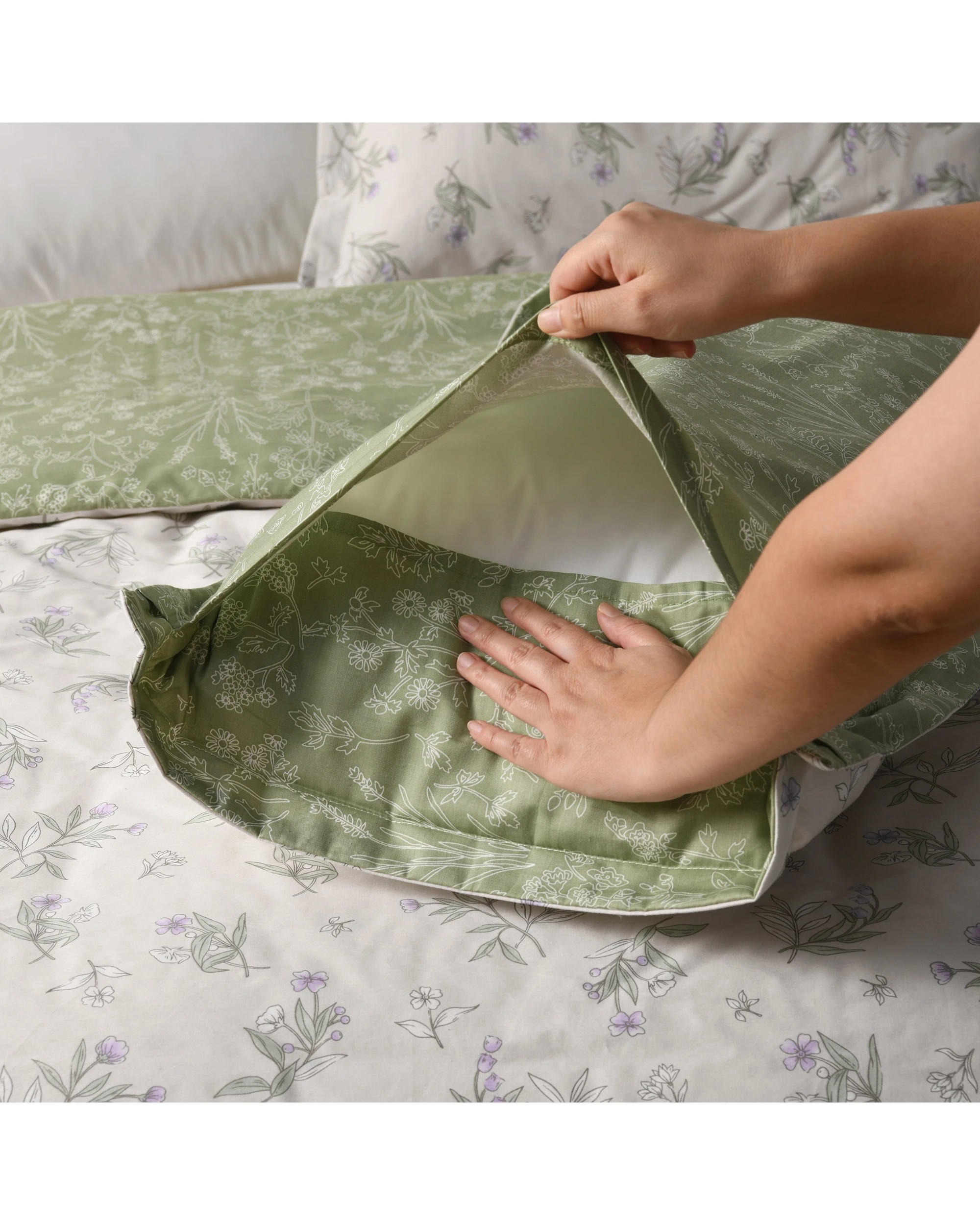 8 Dreamaker Adelle 100% Cotton Reversible Quilt Cover Set - Double Bed - Floral Sage, 8 of 8