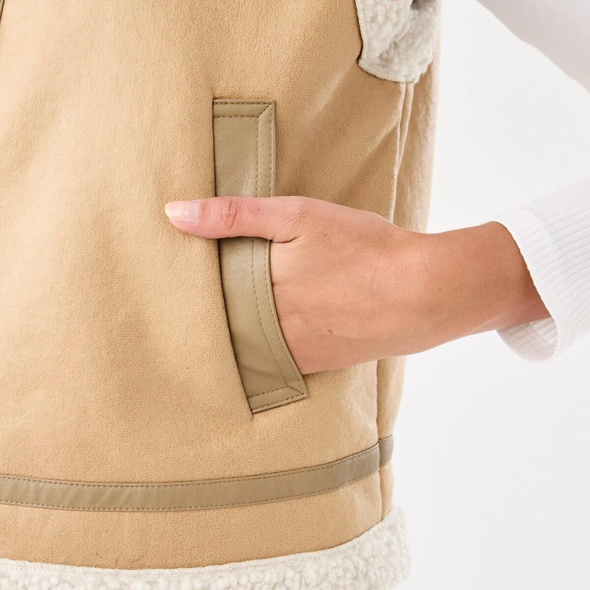 7 Sherpa Vest Dune, 7 of 7