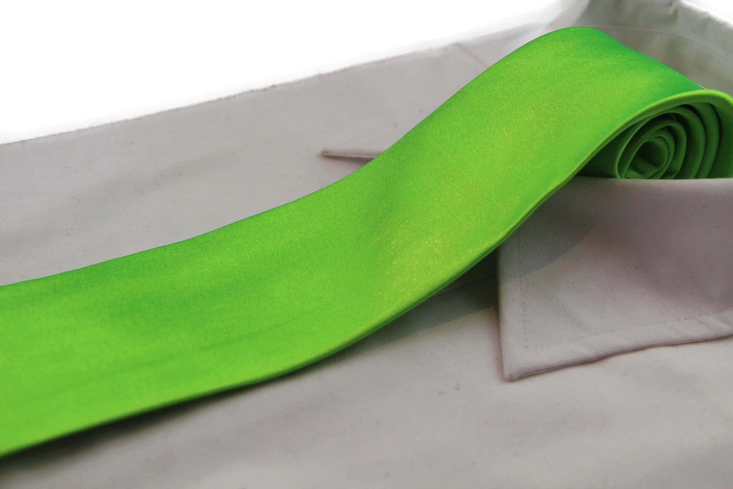 3 Zasel Mens Fluro Green 8cm Plain Neck Tie - Green, 3 of 3
