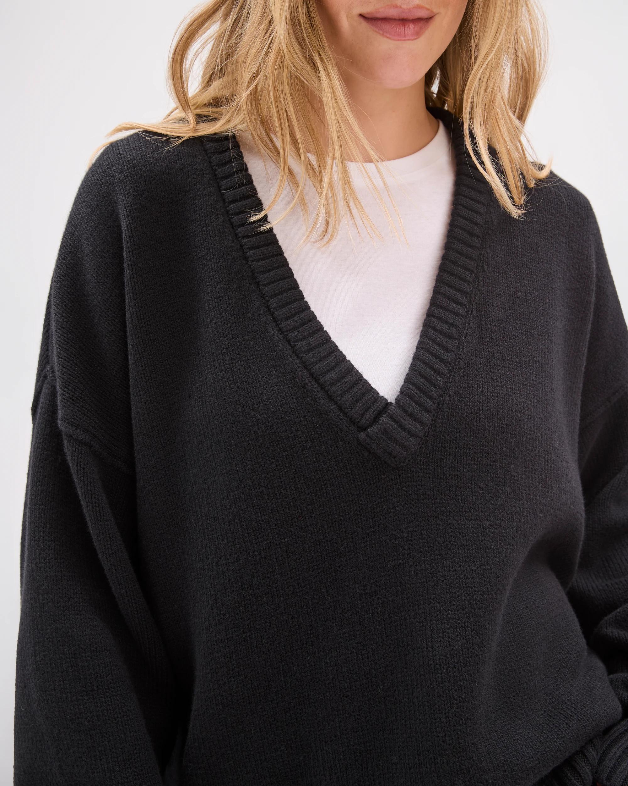 4 Lily Loves Deep V-Neck Jumper BLACK, 4 of 7