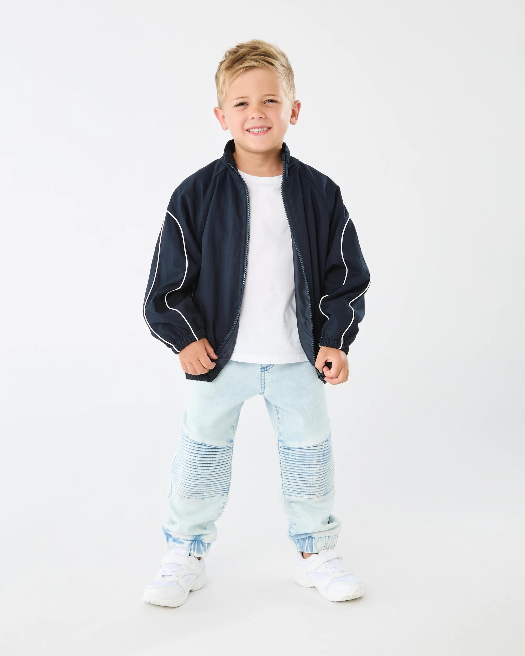 8 Sporty Jacket Sky Cptn, 8 of 9