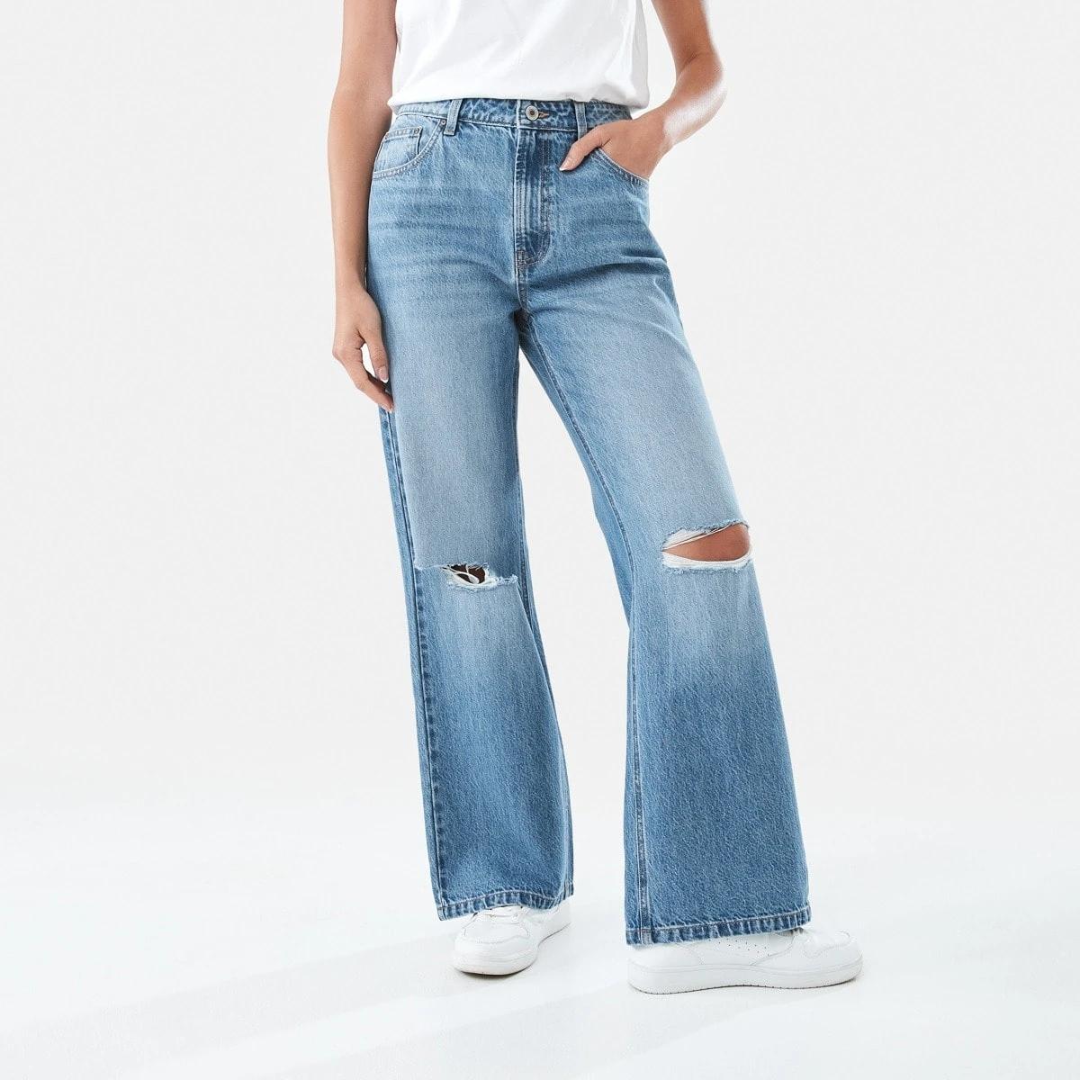 4 Distressed Straight Jeans Mid Wash, 4 of 9