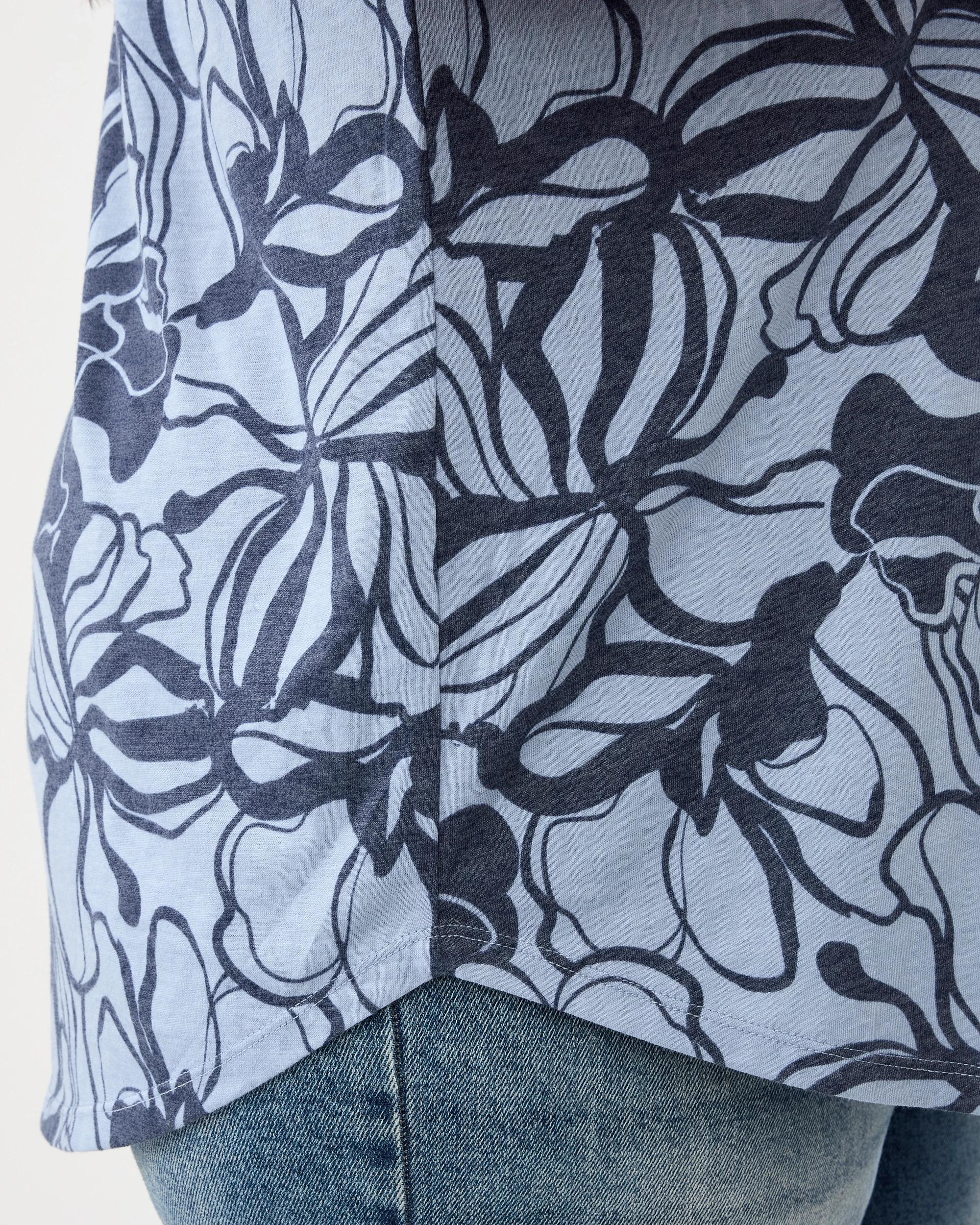 5 Curve Short Sleeve Print V-Neck T-shirt Abst Flrl, 5 of 5