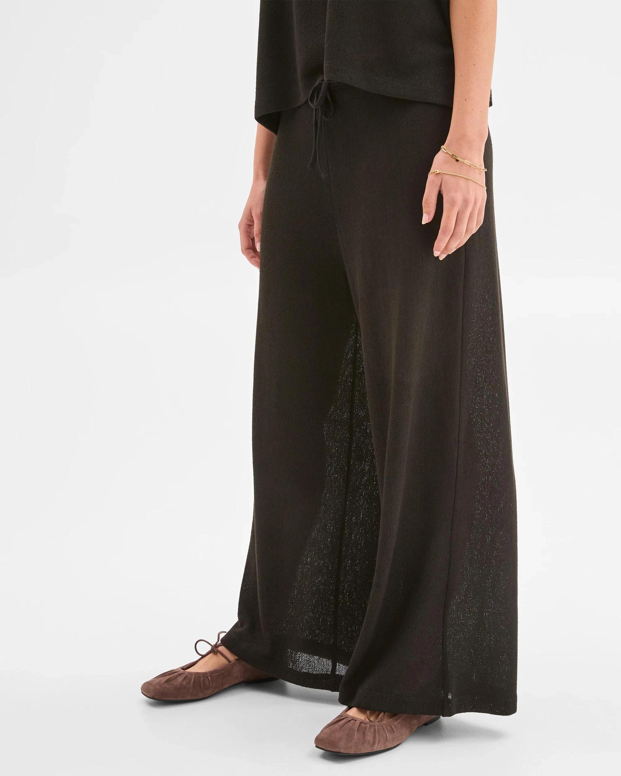 3 Target Woman Wide Leg Textured Pants BLACK, 3 of 5