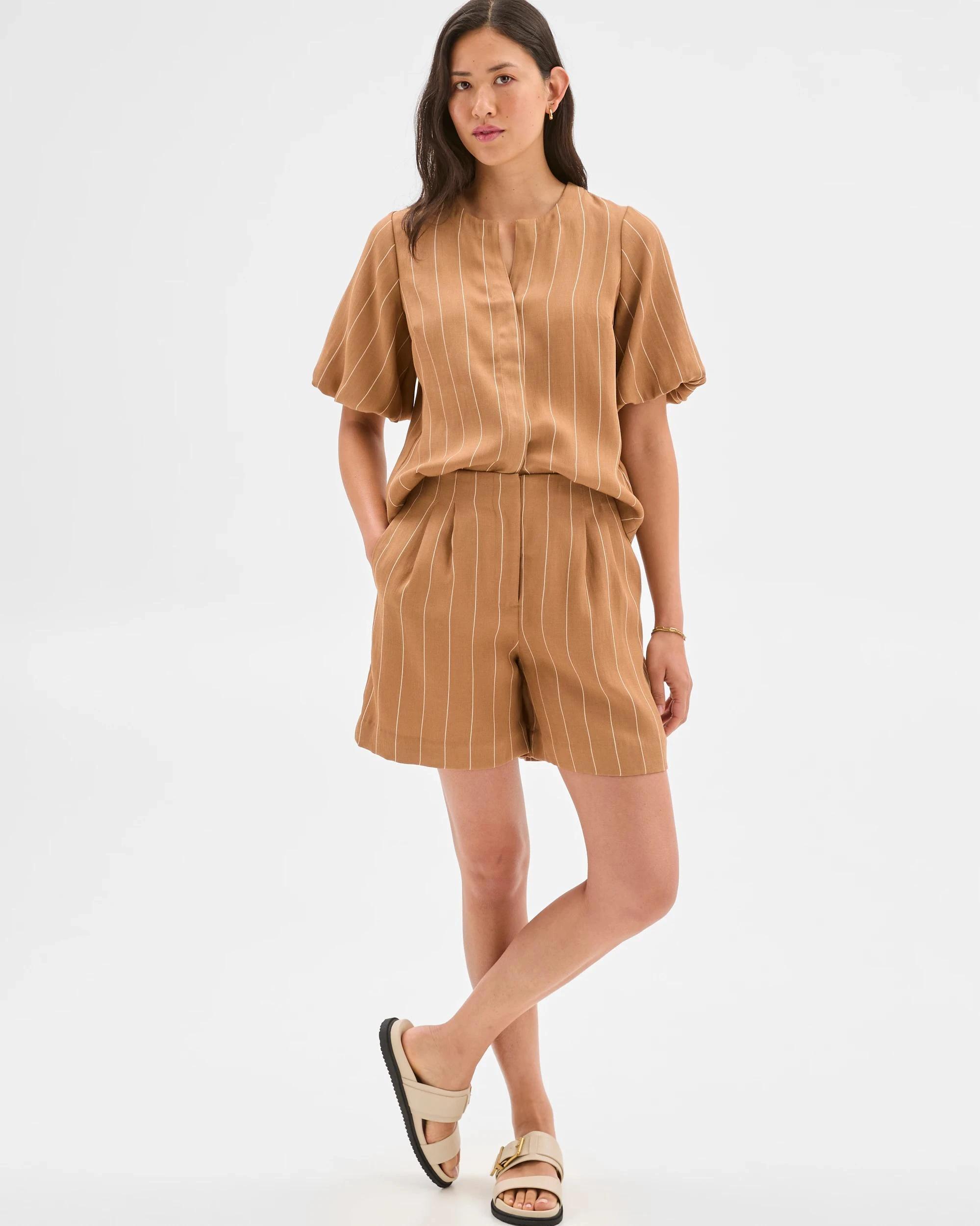 5 Pleat Waist Wide Leg Shorts - Preview CARAMEL STRIPE, 5 of 6