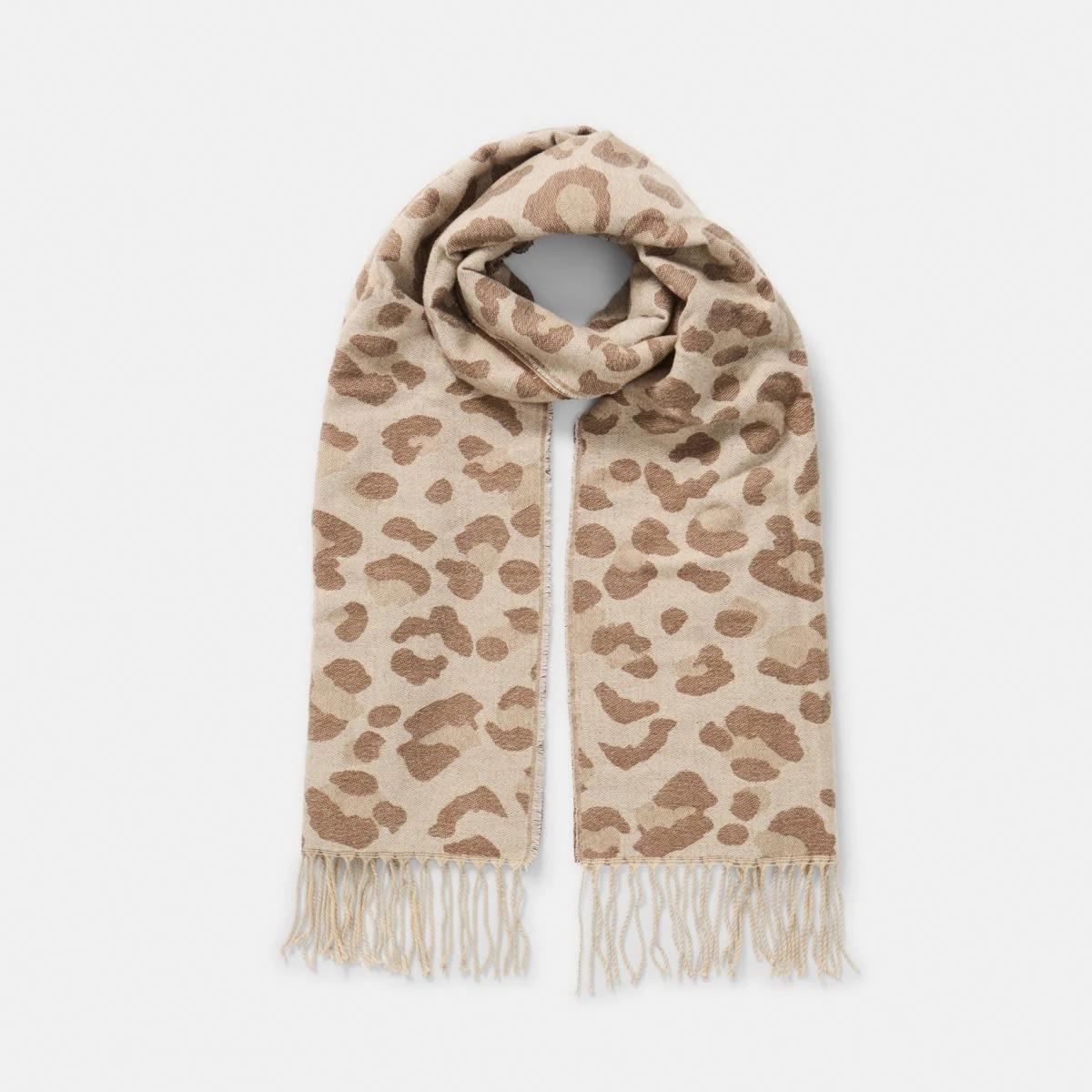 1 Lightweight Scarf Leopard, 1 of 3