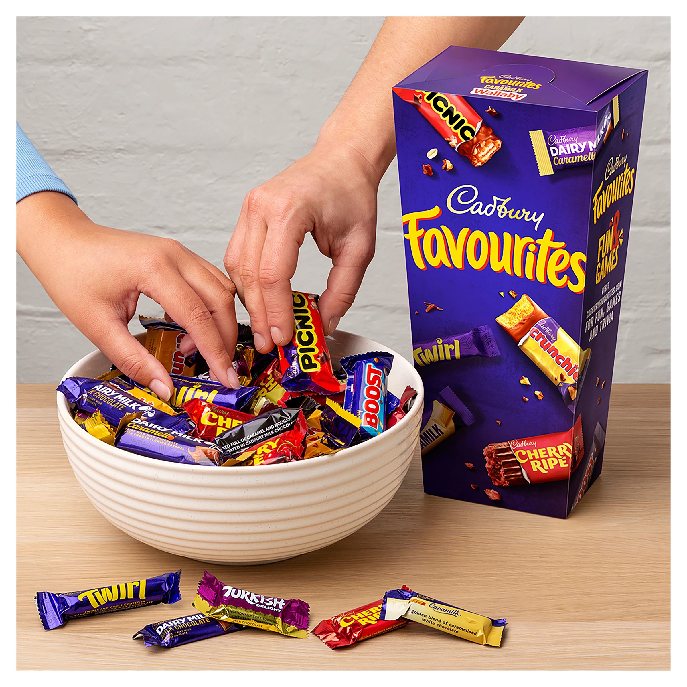 7 Cadbury Favourites 700g, 7 of 7