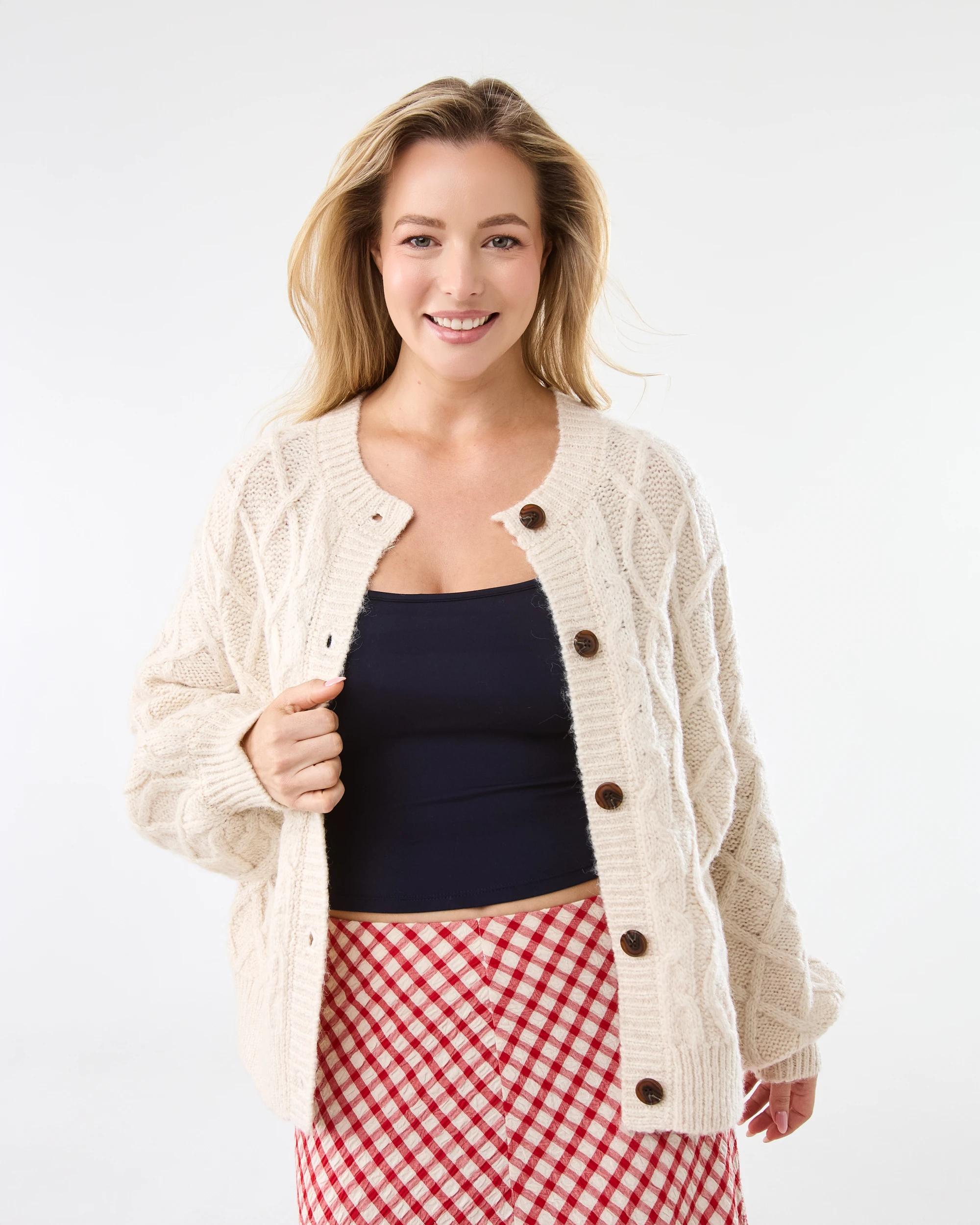 1 Cable Cardigan Bge Otml, 1 of 9