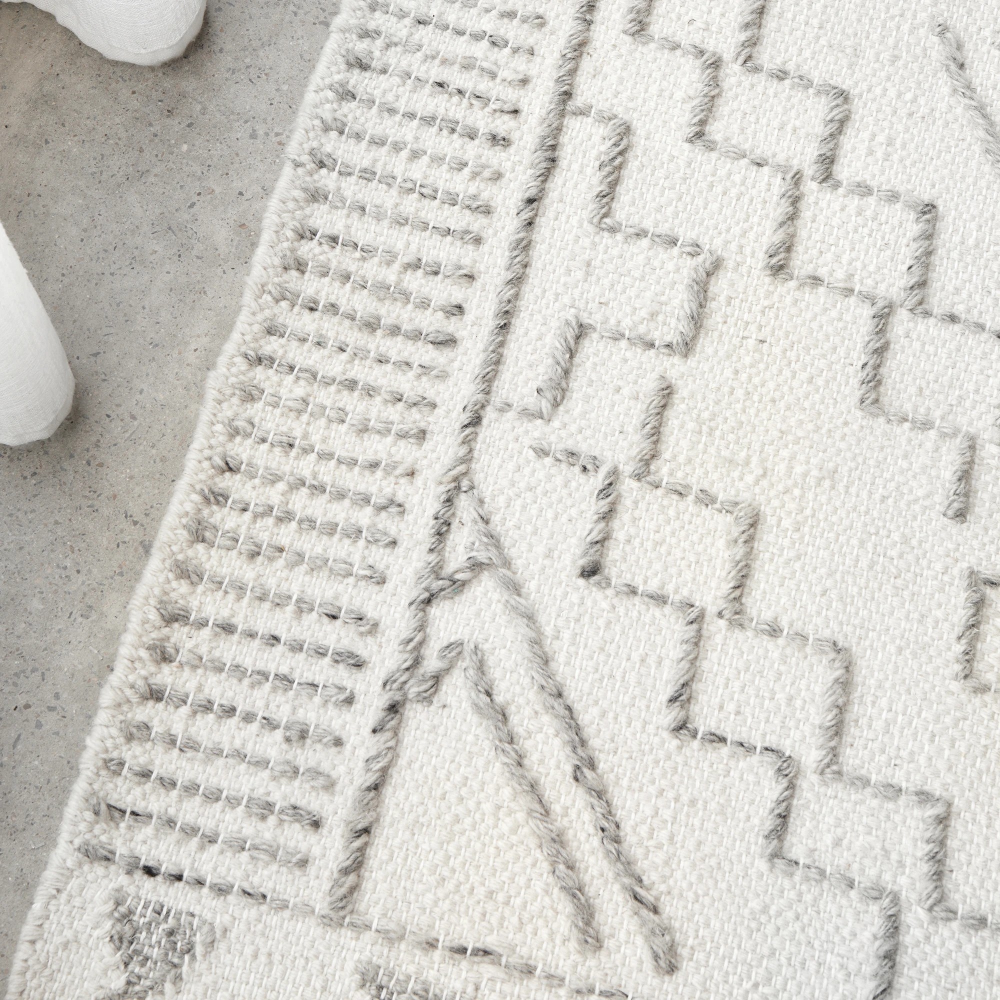 5 Common Ground Rugs Tribeca 802 280x190 cm Rug - Natural, 5 of 7