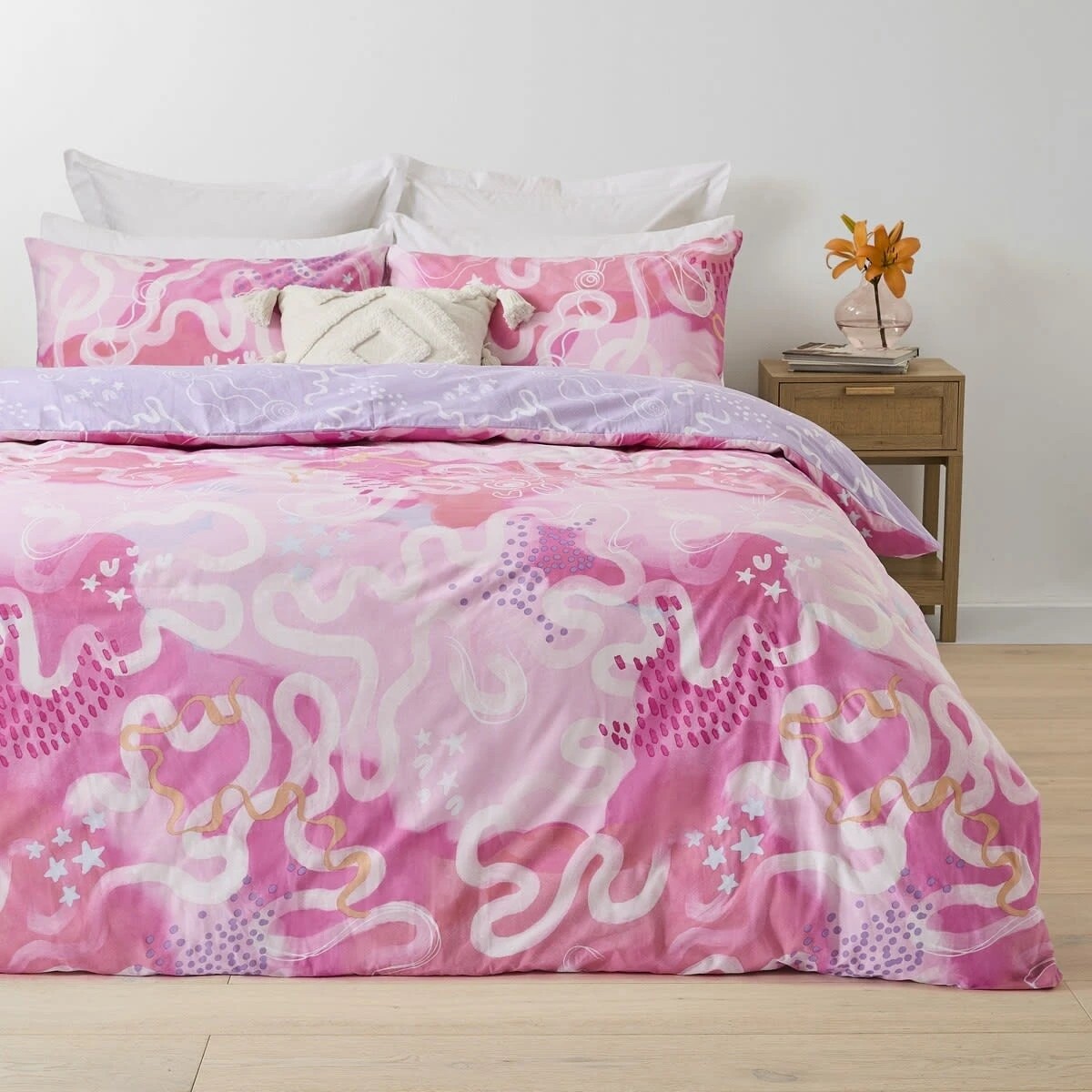1 Rachael Sarra Flourish Cotton Rich Reversible Quilt Cover Set - Queen Bed, 1 of 7
