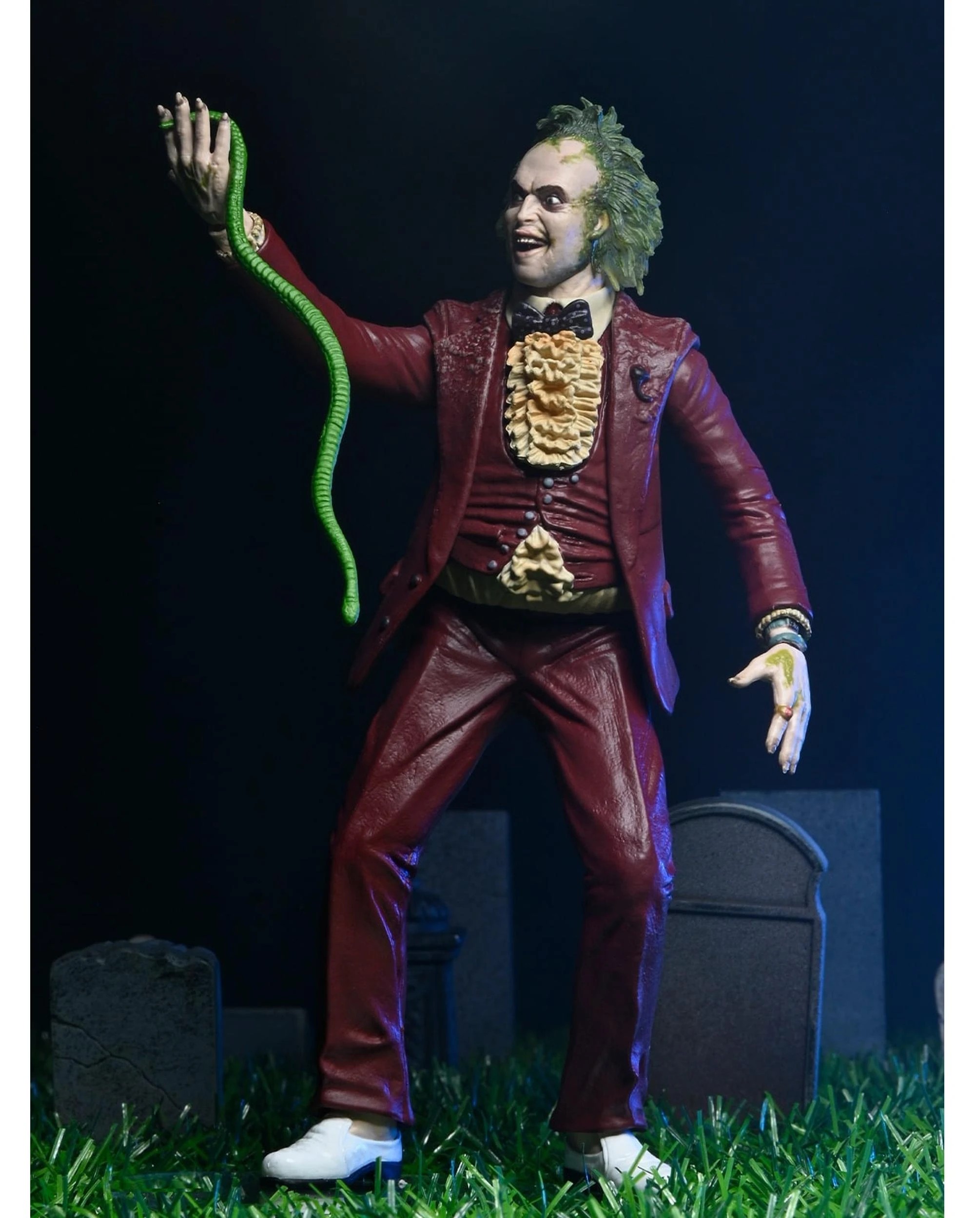 7 NECA Beetlejuice - 1988 -  Beetlejuice Red Tuxedo 7 inch Action Figure, 7 of 8