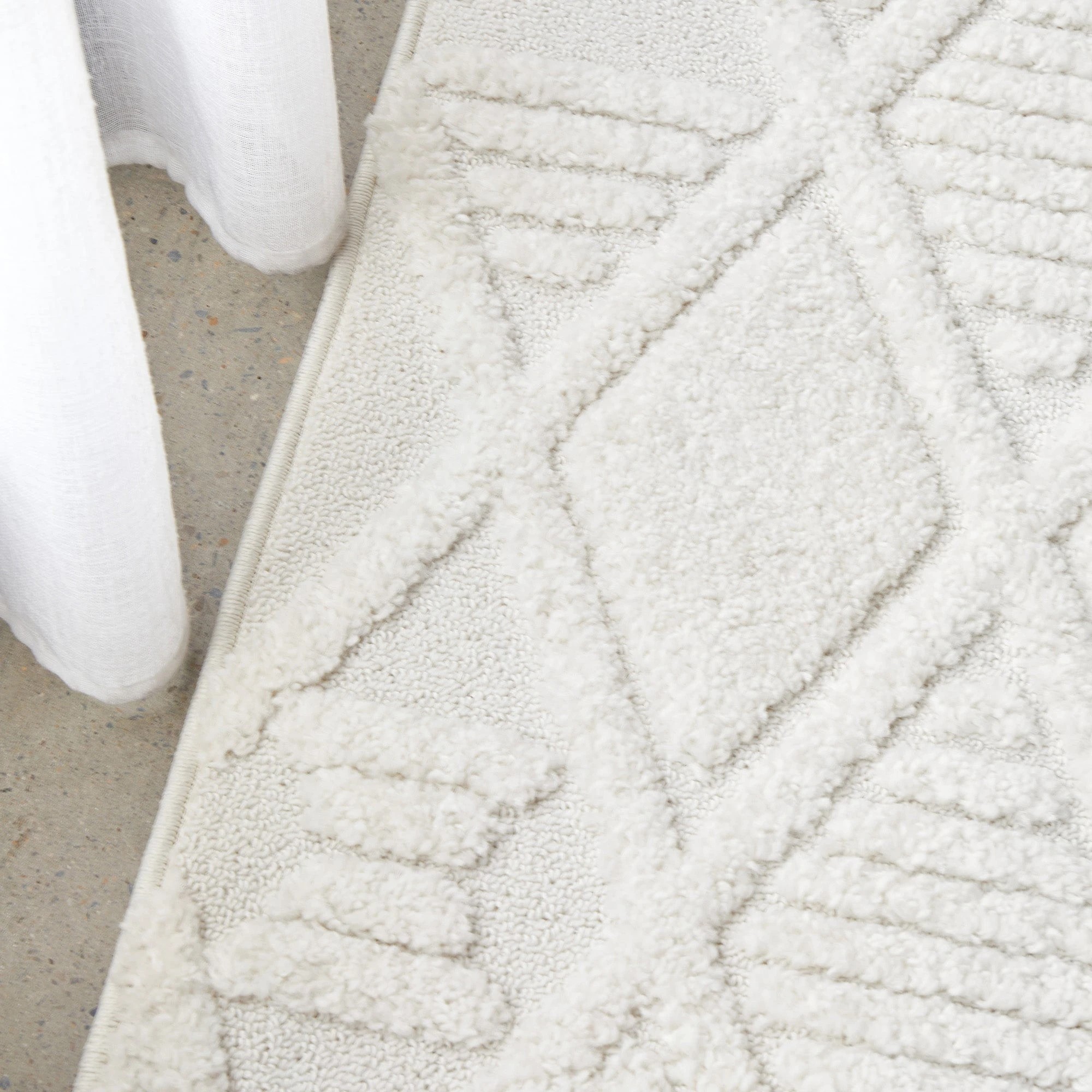 6 Common Ground Rugs Safflower Lisa 290x200cm - Large Floor Rug - White, 6 of 7