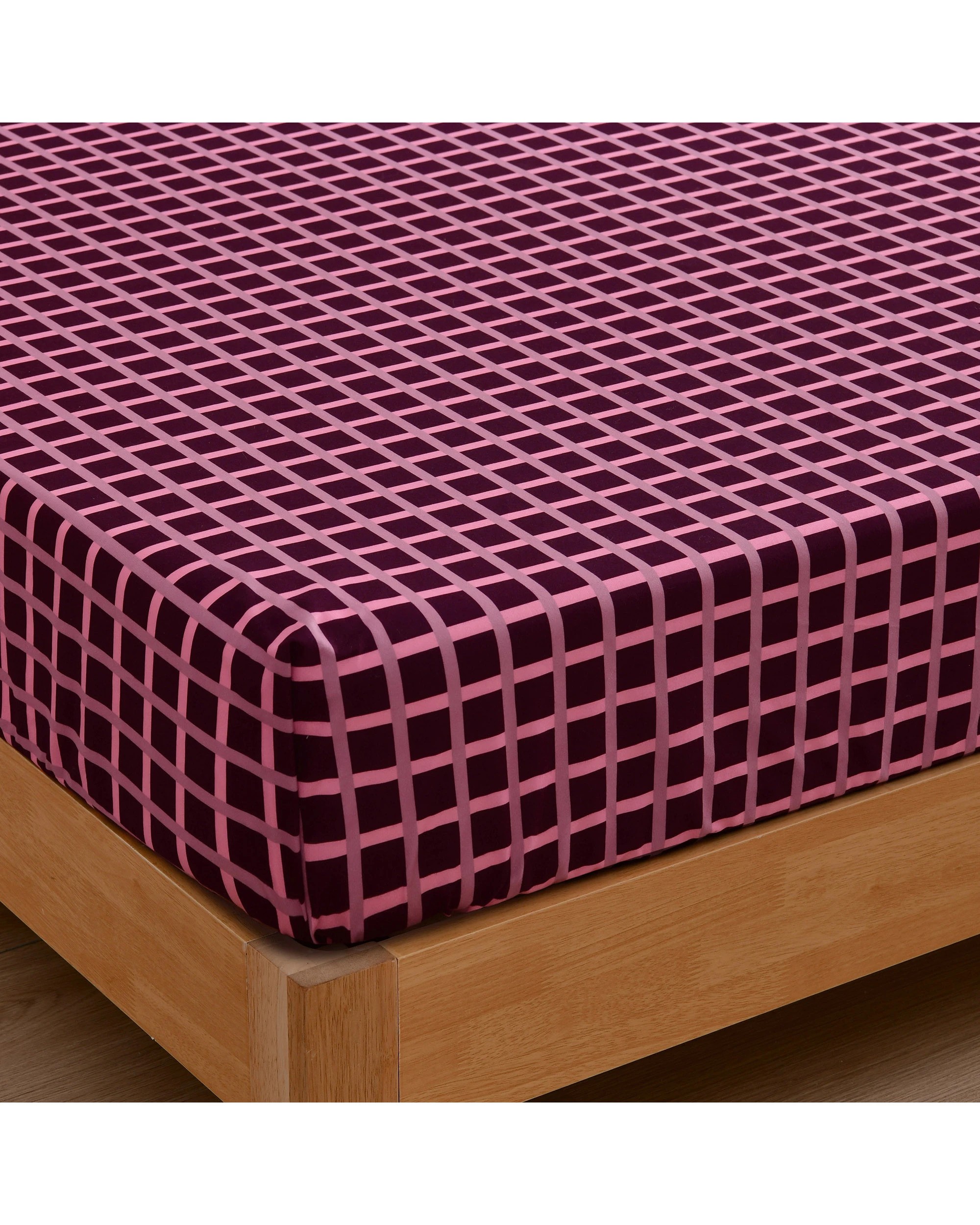 6 Dreamaker Micro Flannel Grid Combo Fitted Sheet Set - Single Bed - Cherry, 6 of 7