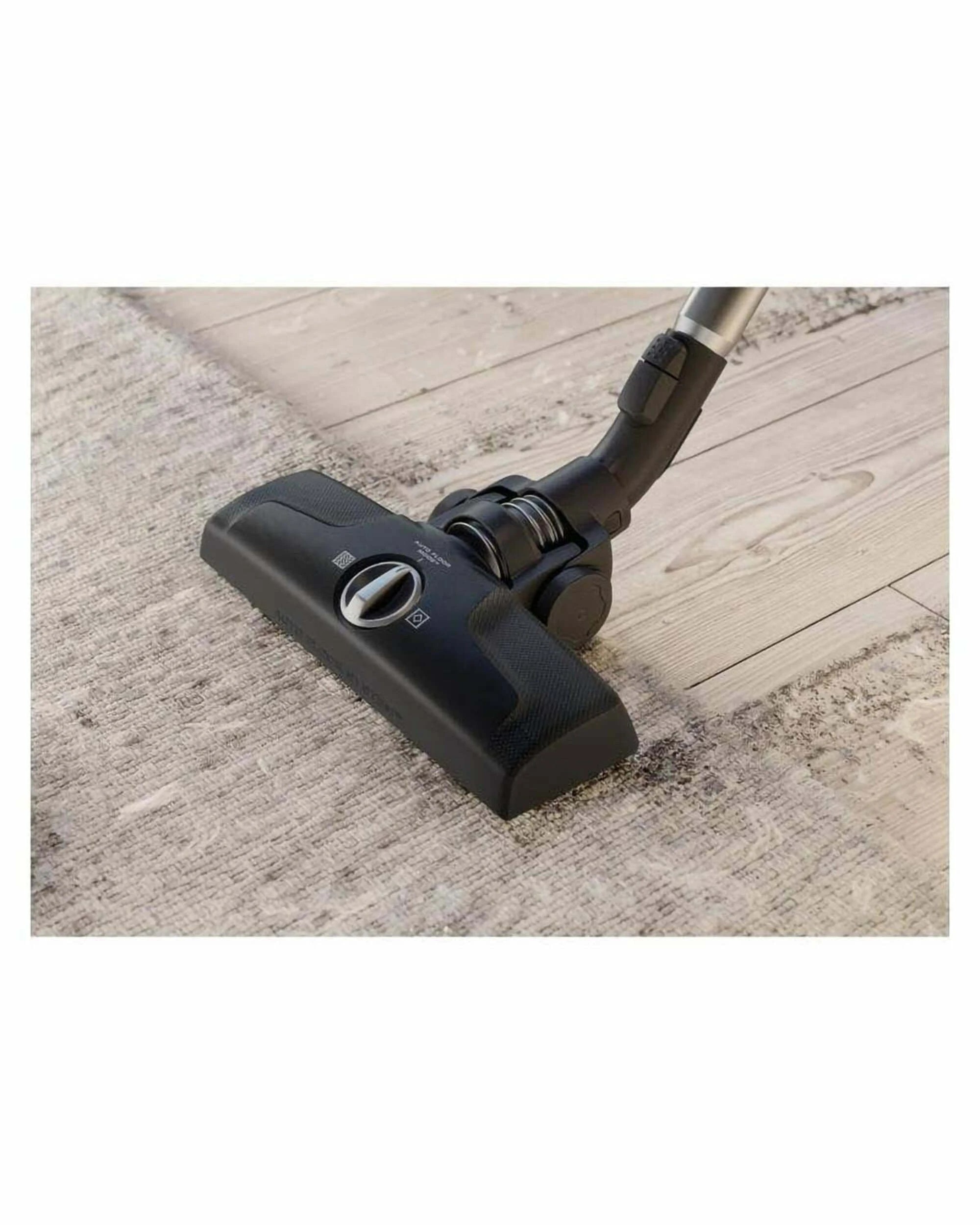 10 Electrolux 600 Series Bagged Vacuum Cleaner EFB61112, 10 of 10
