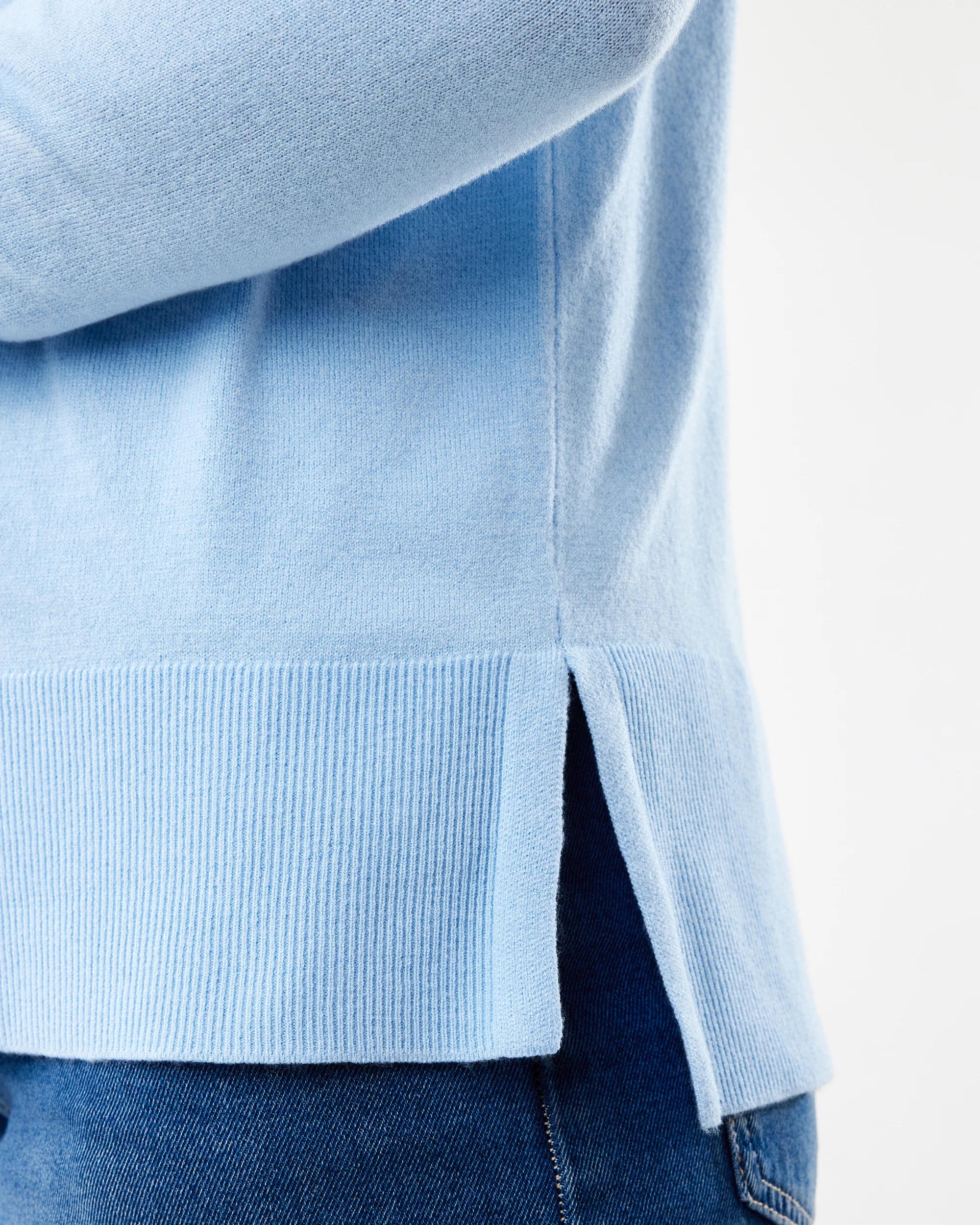 6 Crew Lightweight Jumper Chmbr Blue, 6 of 6