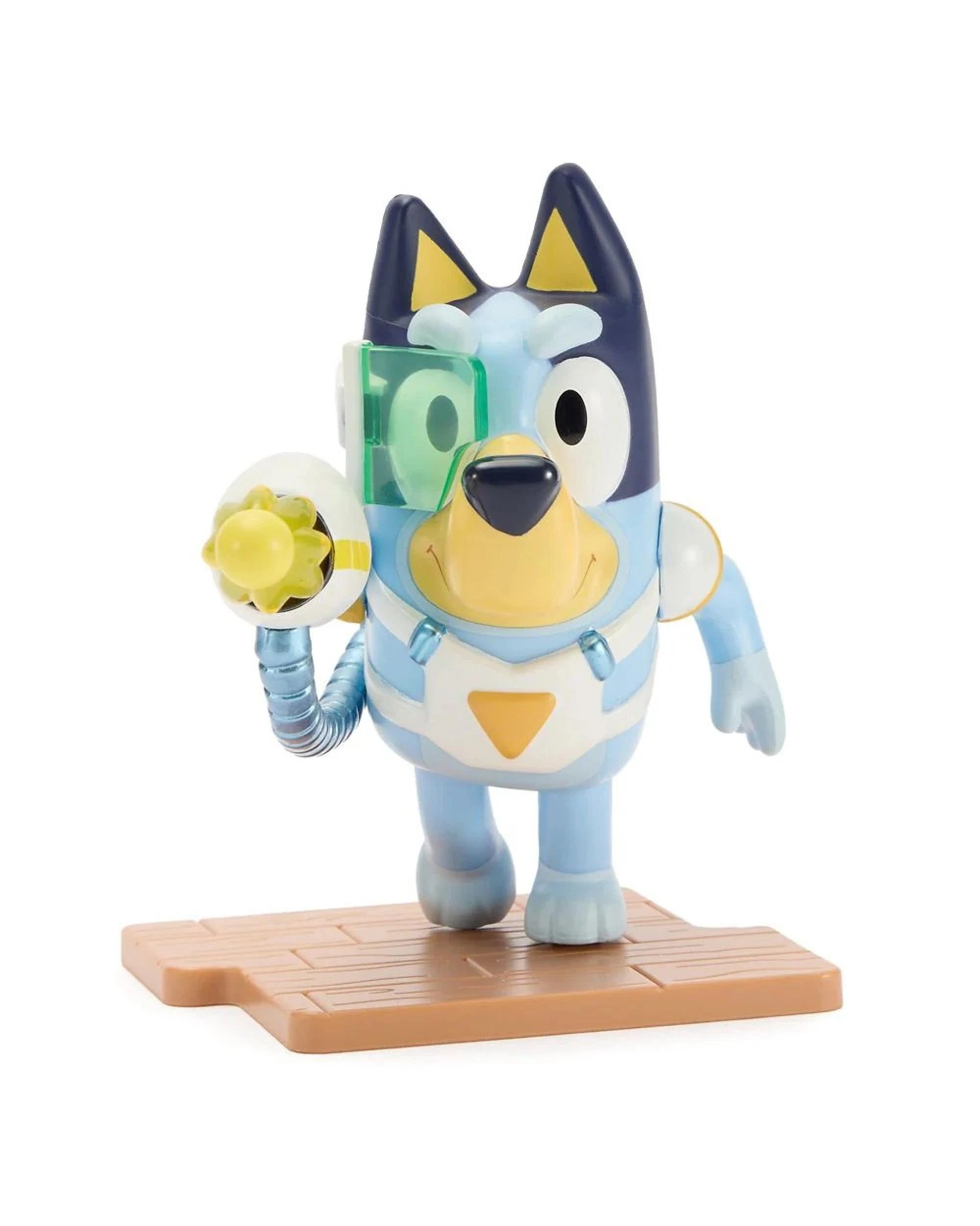 2 Bluey Studio Collection Series 1 Surprise Blaster Bluey, 2 of 5