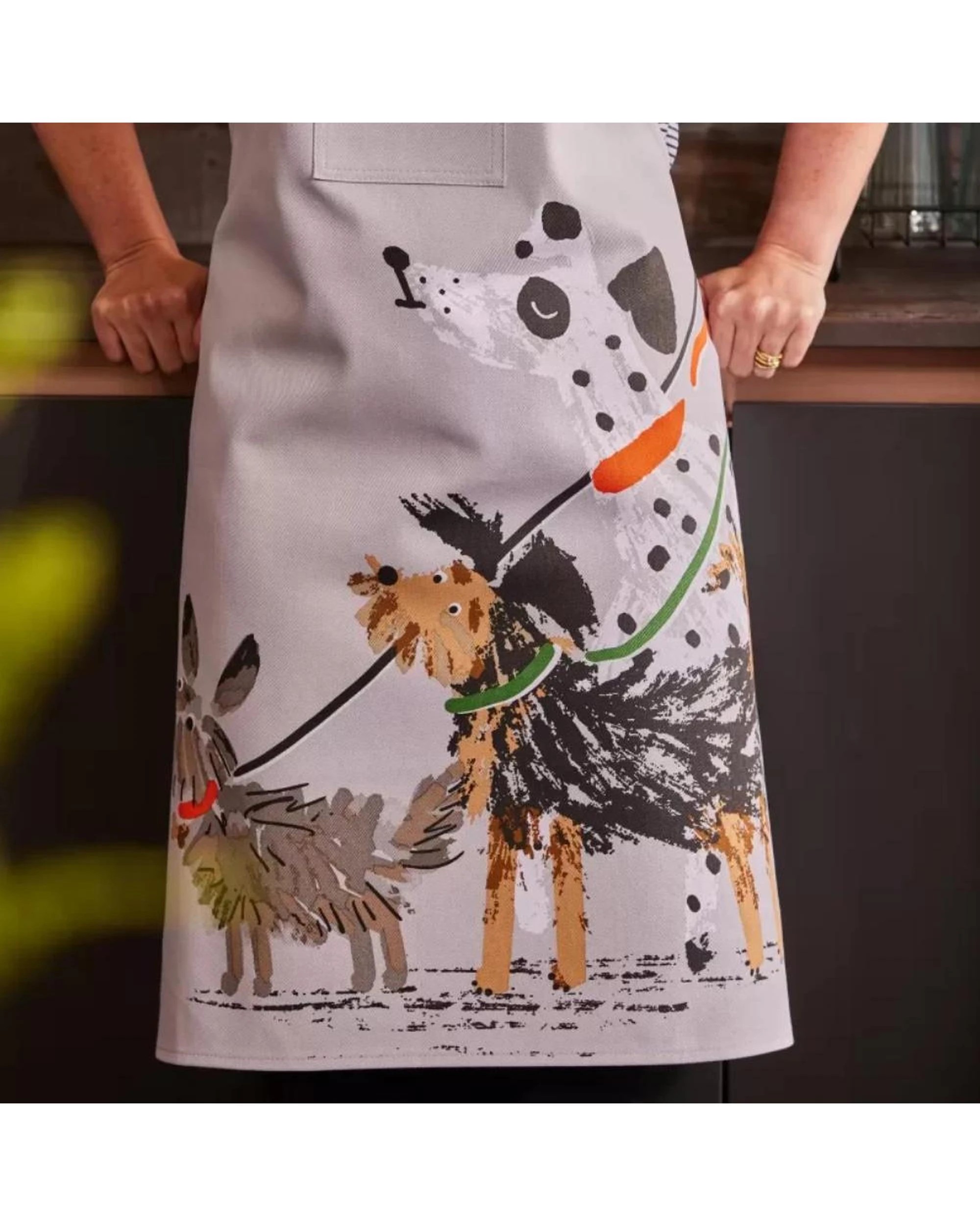 2 Ulster Weavers Apron Dog Days  80 x 70cm, 2 of 3