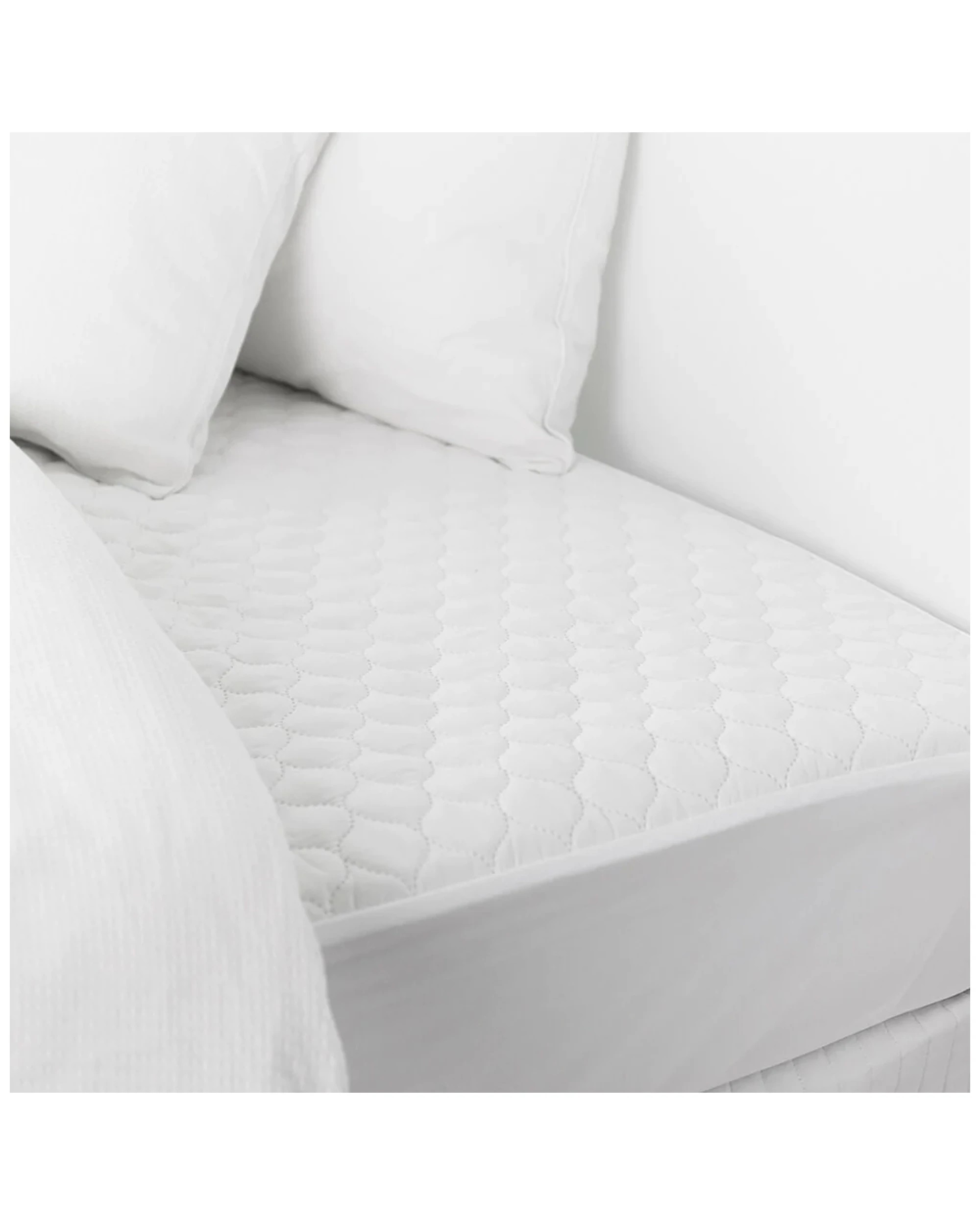 3 Tontine Comfortech Comfort Plus Queen Bed Anti Allergy Mattress Protector
 - Queen Bed
 - White, 3 of 3