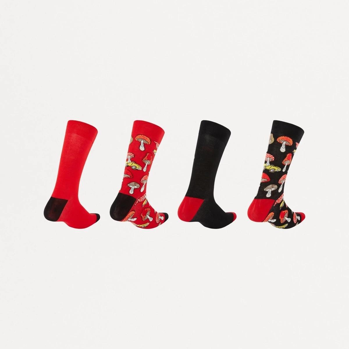 2 4 Pack Novelty Socks MUSHROOMS, 2 of 3