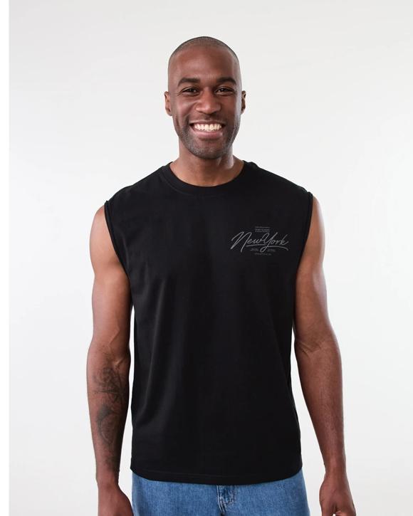 Graphic Curved Hem Muscle