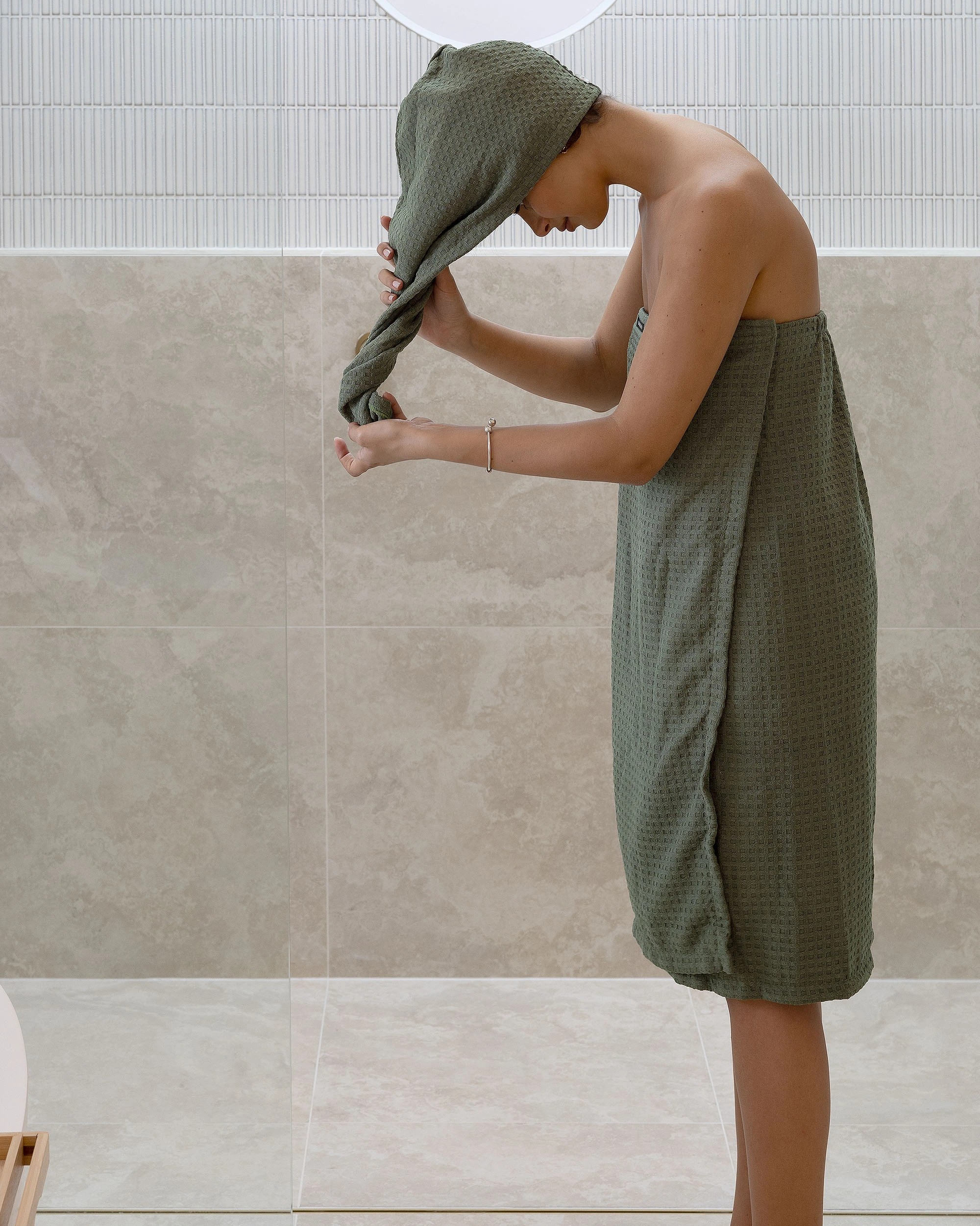 2 Matrix Microfibre Adjustable Body Wrap Towel Quick Dry Moss - Green, 2 of 3