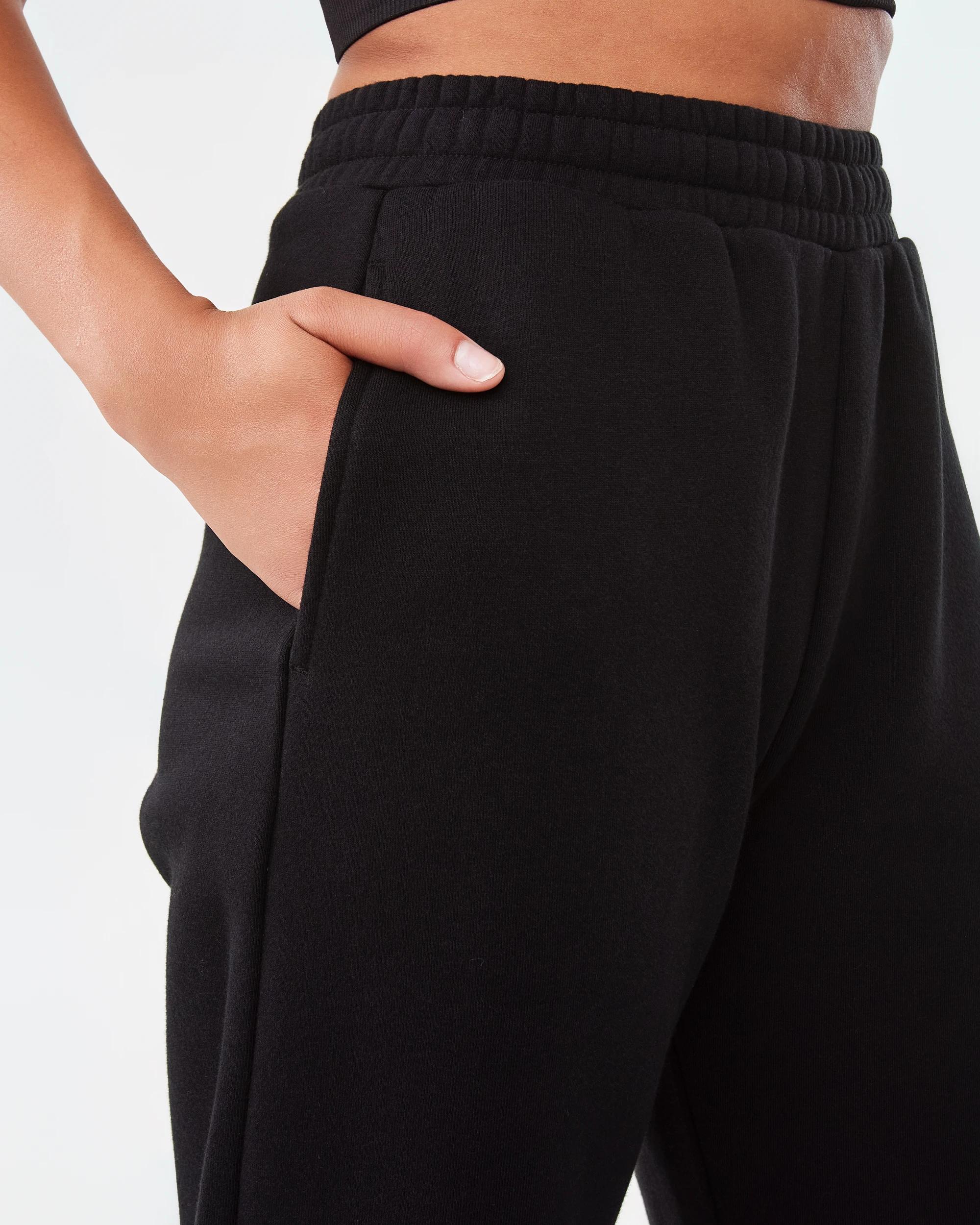6 Active Womens Barrel Leg Fleece Trackpants Black, 6 of 6