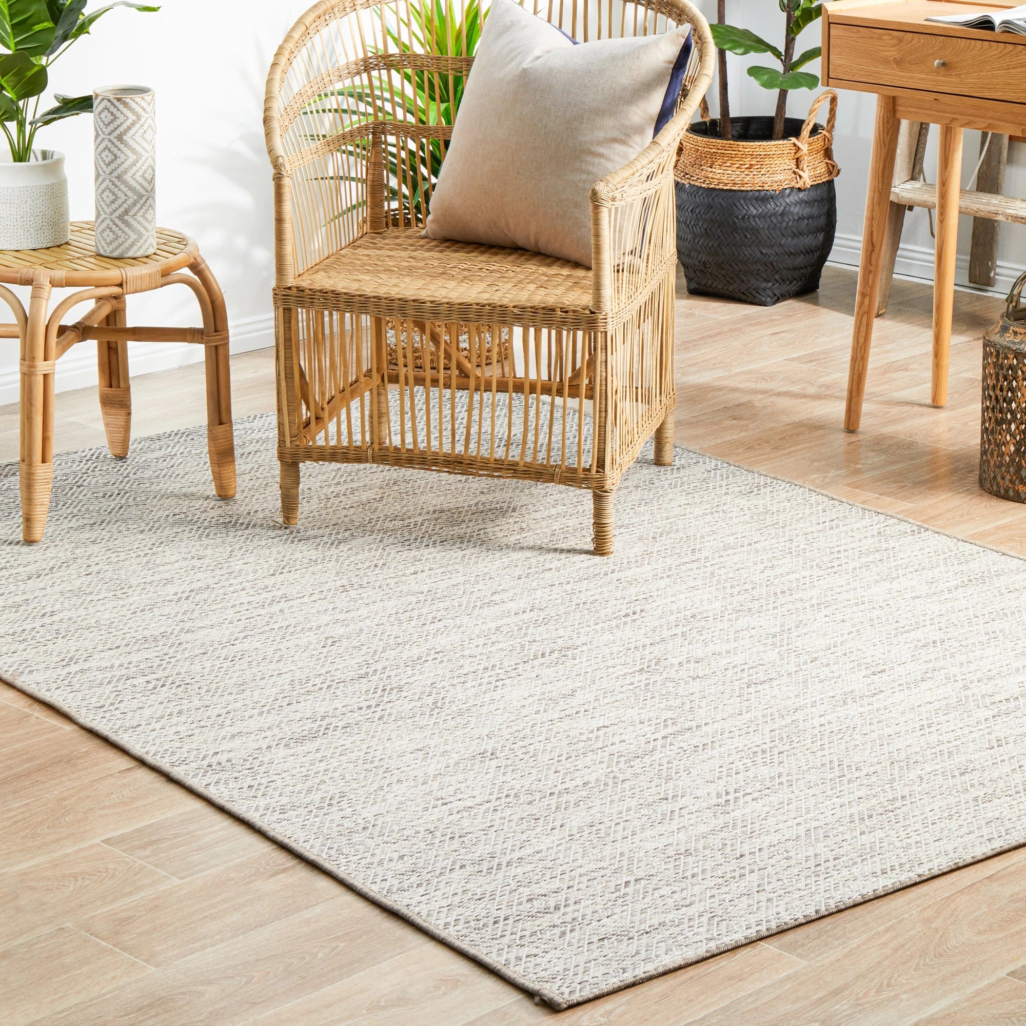 2 Common Ground Rugs Portico 5500 330x240cm - Extra Large Outdoor Rug - Silver, 2 of 9