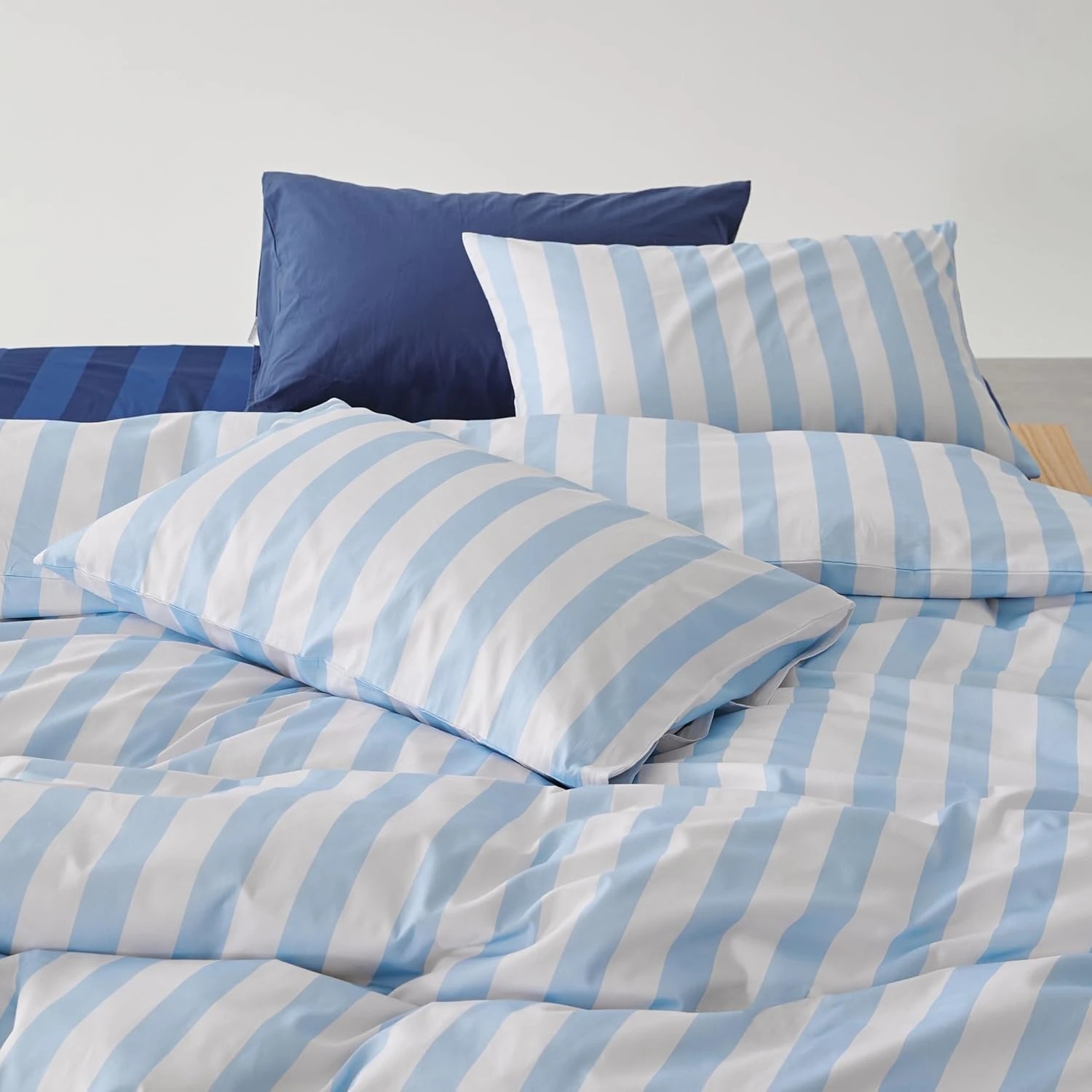 3 Gioia Casa Printed Cotton Reversible Quilt Cover Set - Queen Bed - Zac, 3 of 4