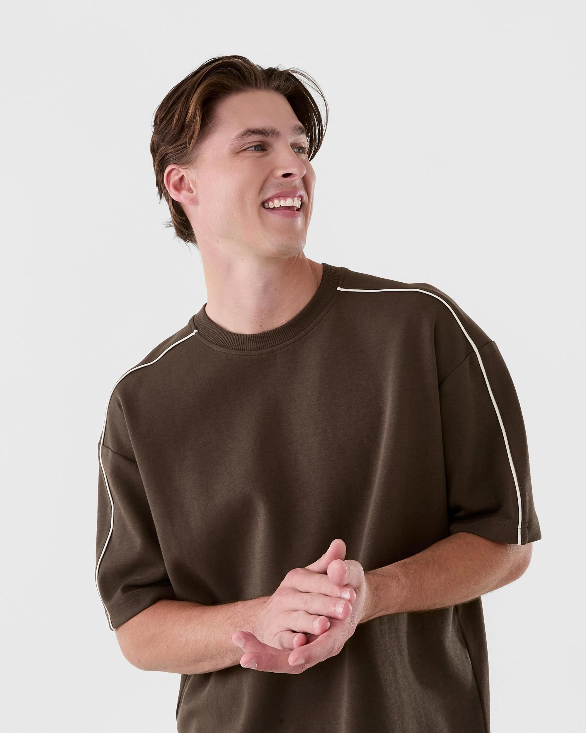 6 Oversized Interlock Piping T-shirt Brn Mulch, 6 of 6