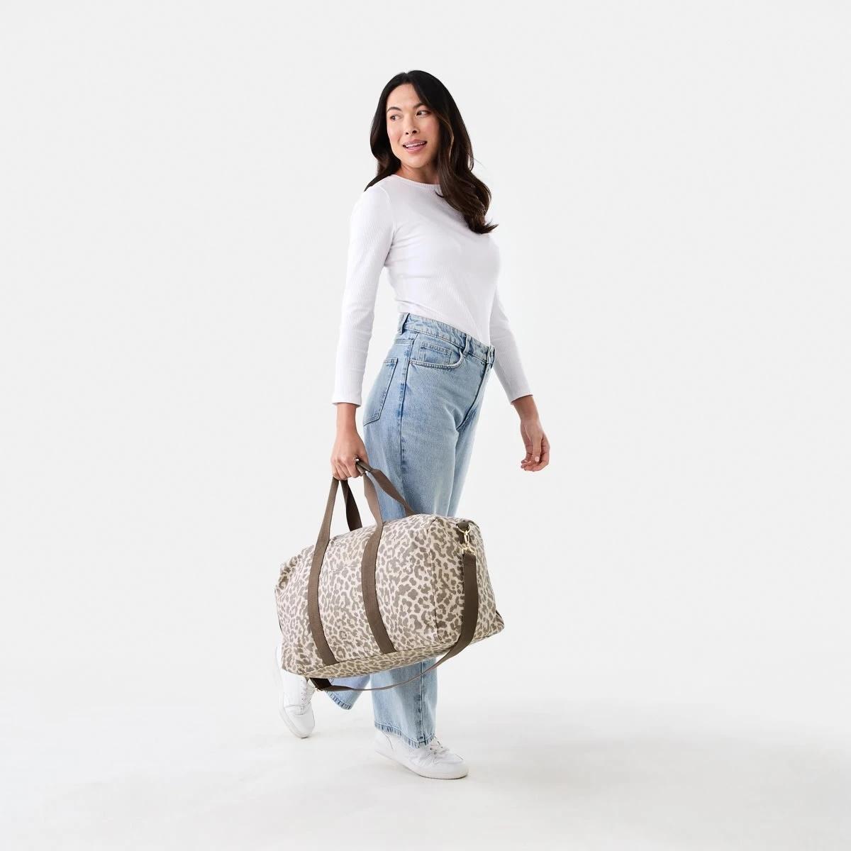6 Canvas Weekender Bag Leopard, 6 of 6