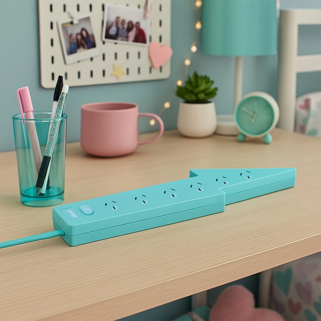 1 Arlec 6 Outlet  LightningMaster On/Off Switch Powerboard - Teal, 1 of 6