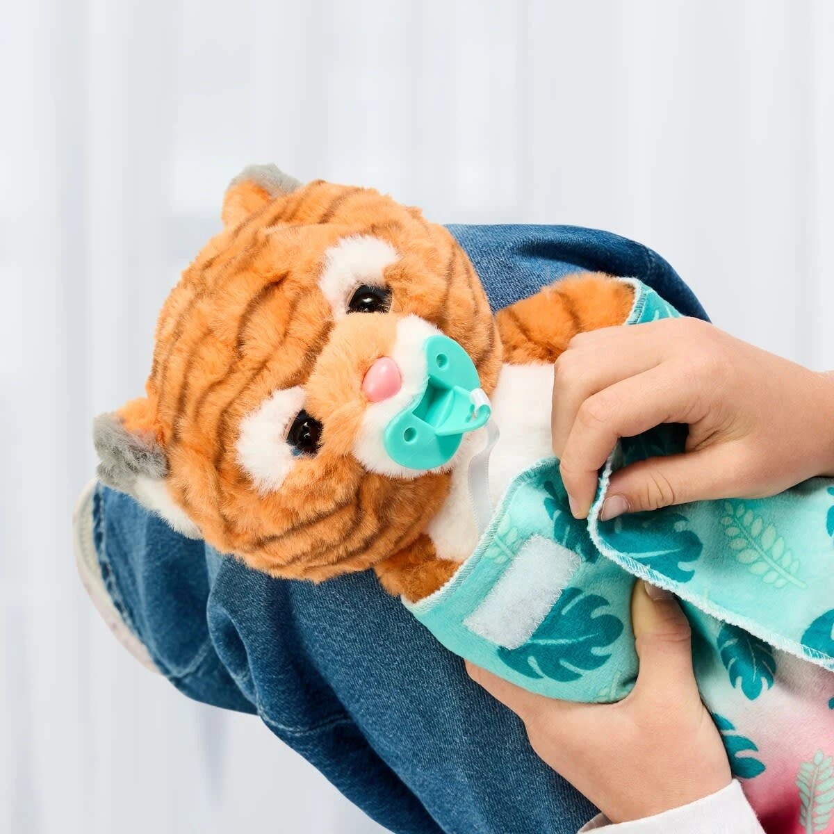 8 Little Live Pets Cozy Dozys - Jungle Series Java The Tiger, 8 of 9