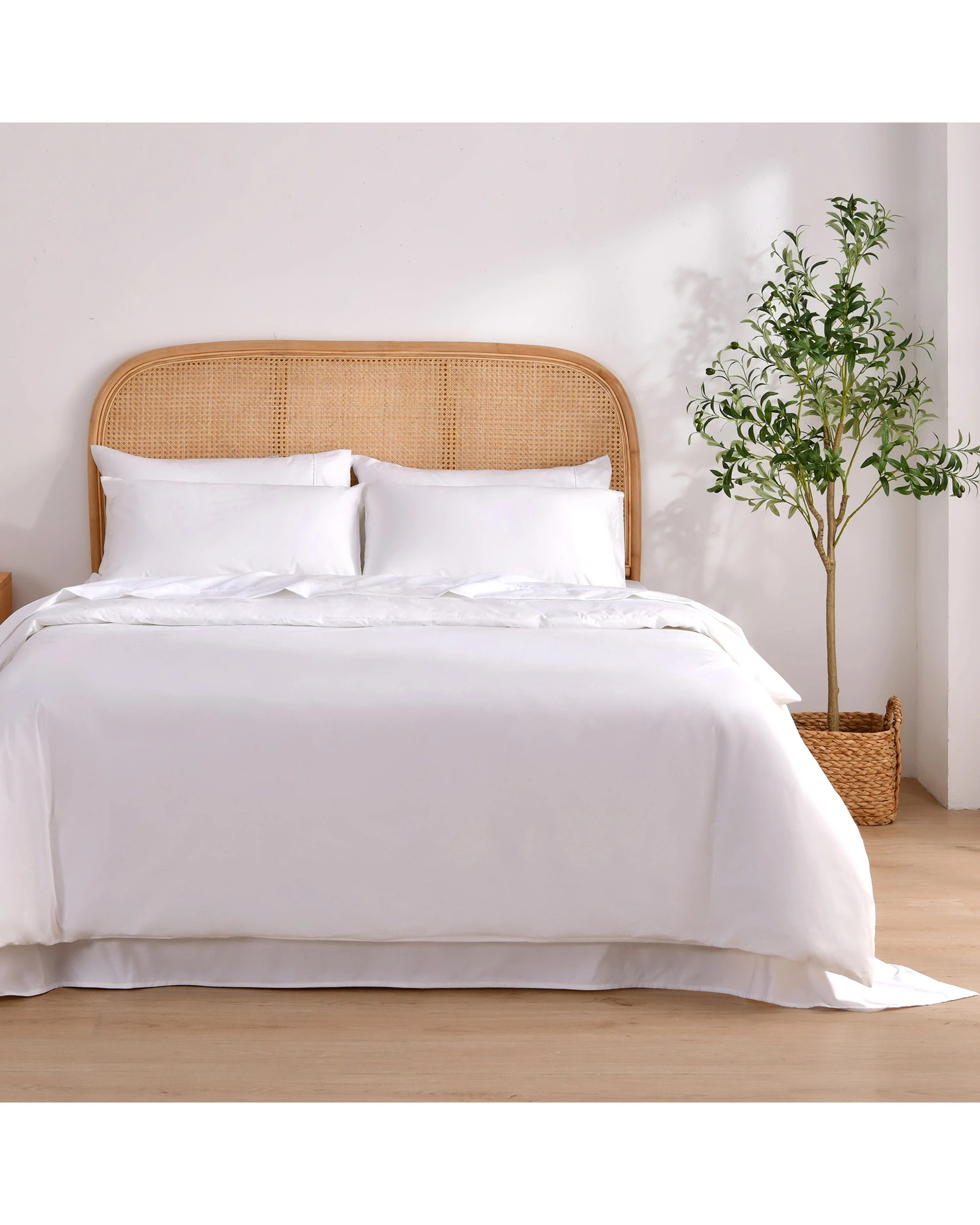 1 Dreamaker 1500TC Cotton Rich Sateen Quilt Cover Set - Queen Bed - White, 1 of 7