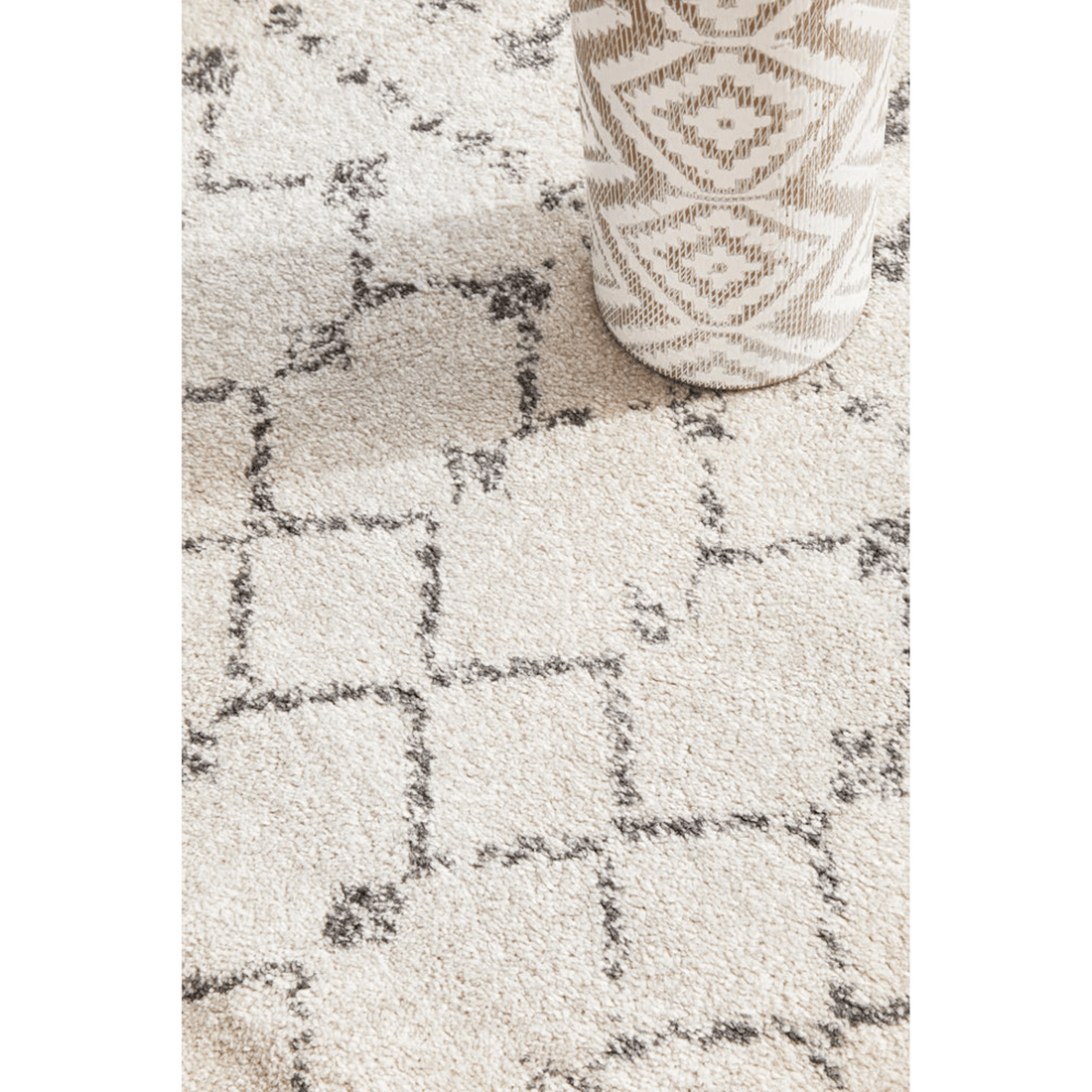 8 RUG CULTURE Chrome Elsa Silver Runner Rug — Power-Loomed 100% Polypropylene, 10mm Pile - Silver, 8 of 9